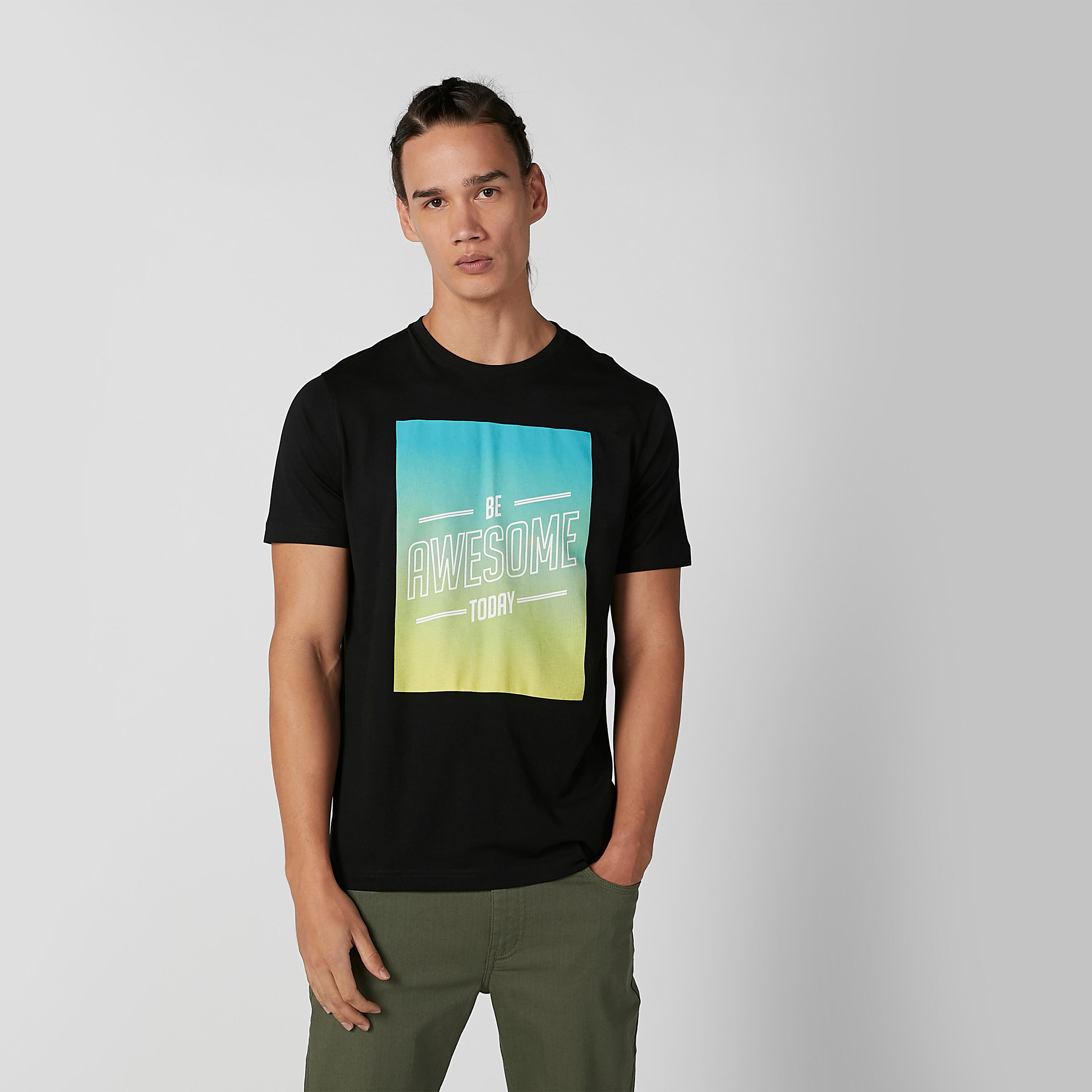 تيشيرت بياقة مستديرة وأكمام قصيرة وطبعات-men-clothing-tshirtsandpolos-tshirts-image-1