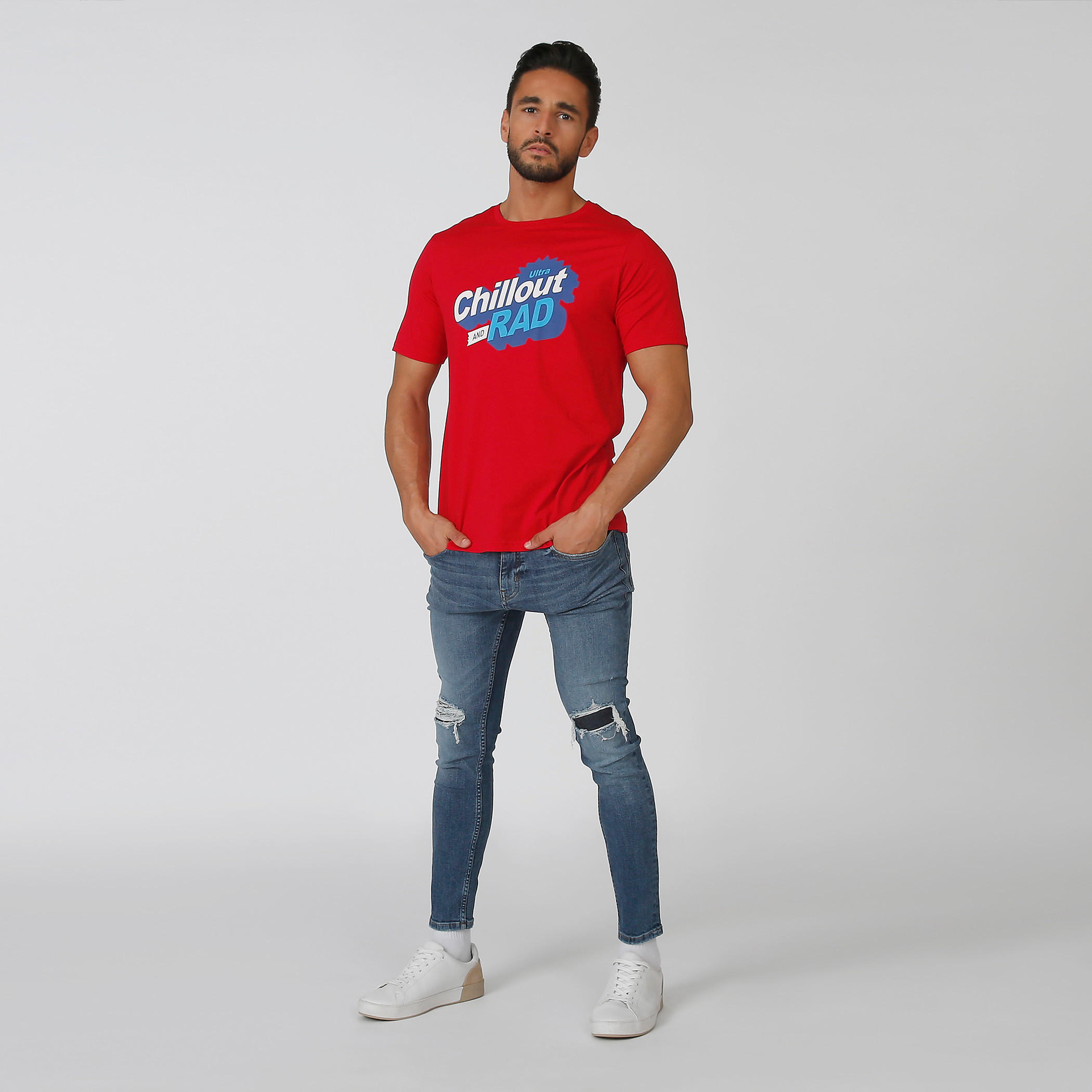 تيشيرت سليم بياقة ضيّقة وأكمام قصيرة وطبعات-men-clothing-tshirtsandpolos-tshirts-image-3
