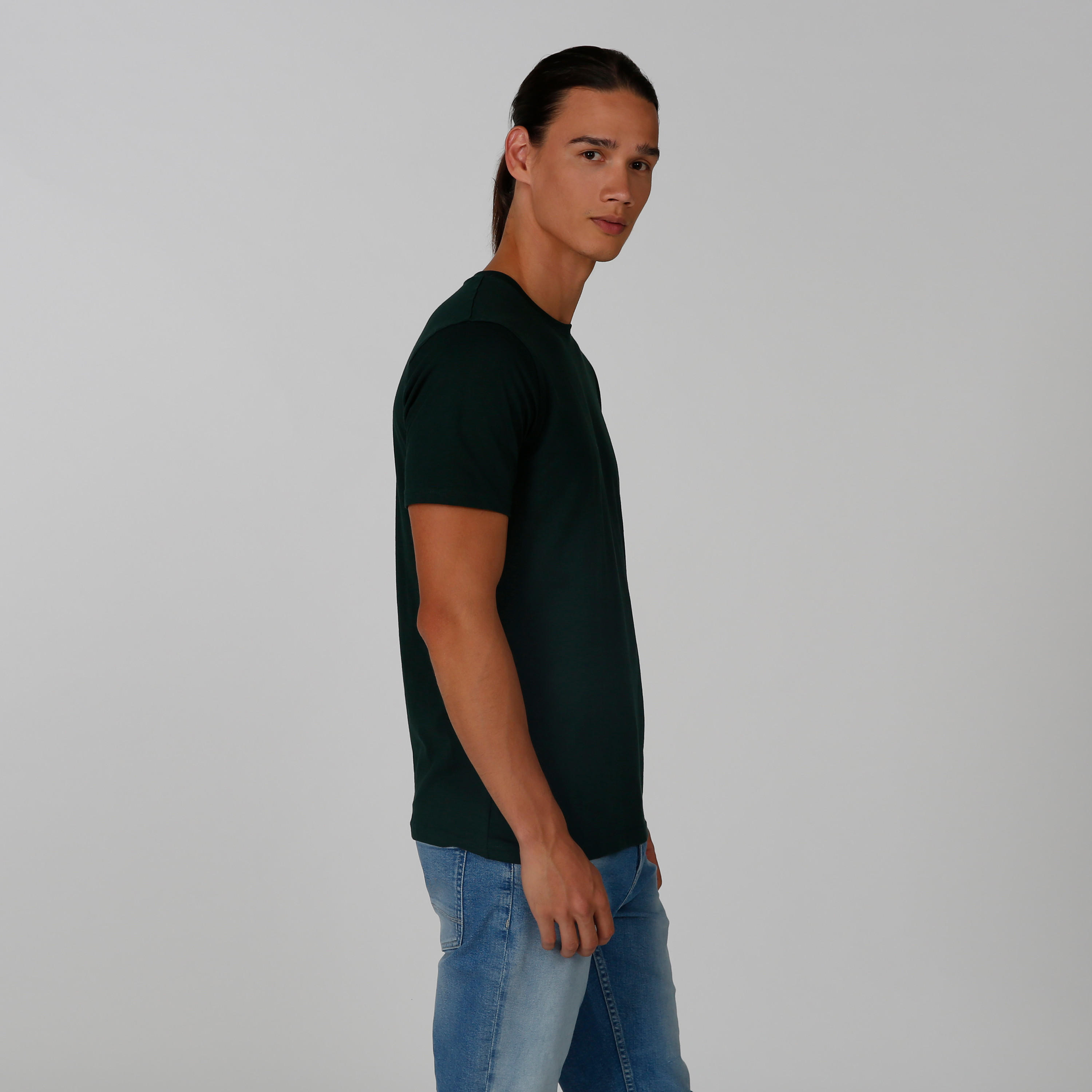 تيشيرت سادة بياقة مستديرة وأكمام قصيرة-men-clothing-tshirtsandpolos-tshirts-image-16