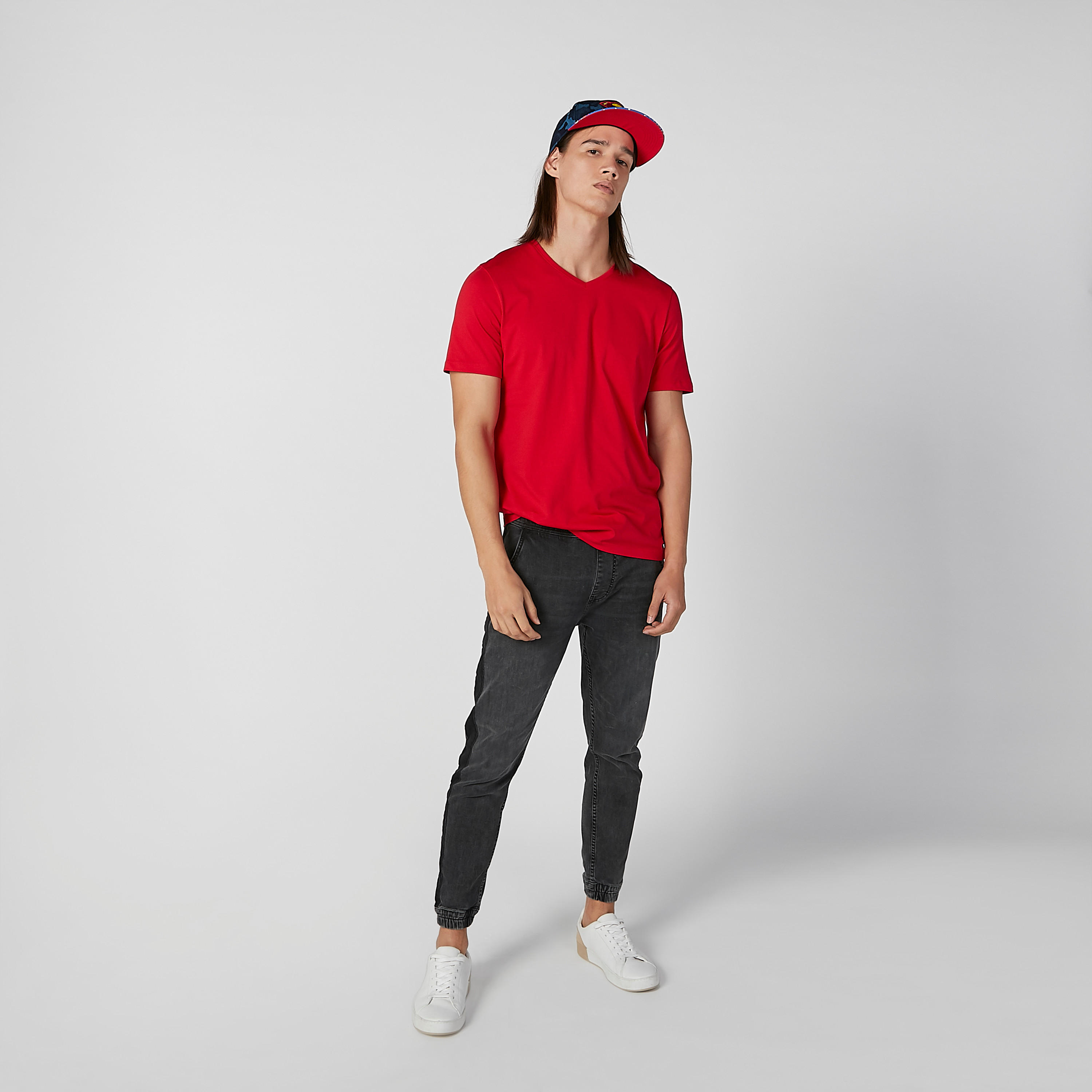 تيشيرت سادة بياقة V وأكمام قصيرة-men-clothing-tshirtsandpolos-tshirts-image-4