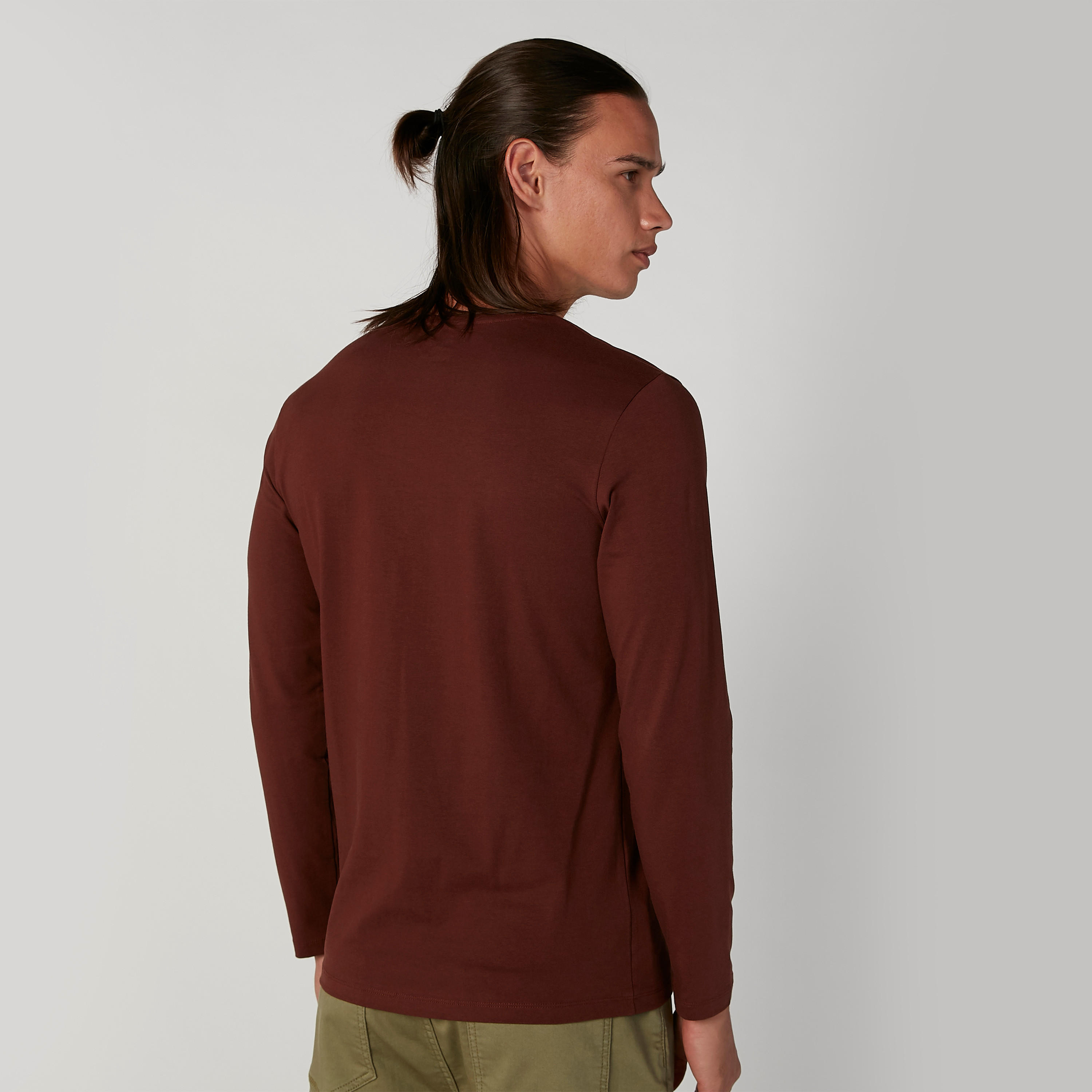 تيشيرت سادة بياقة V وأكمام طويلة-men-clothing-tshirtsandpolos-tshirts-image-2