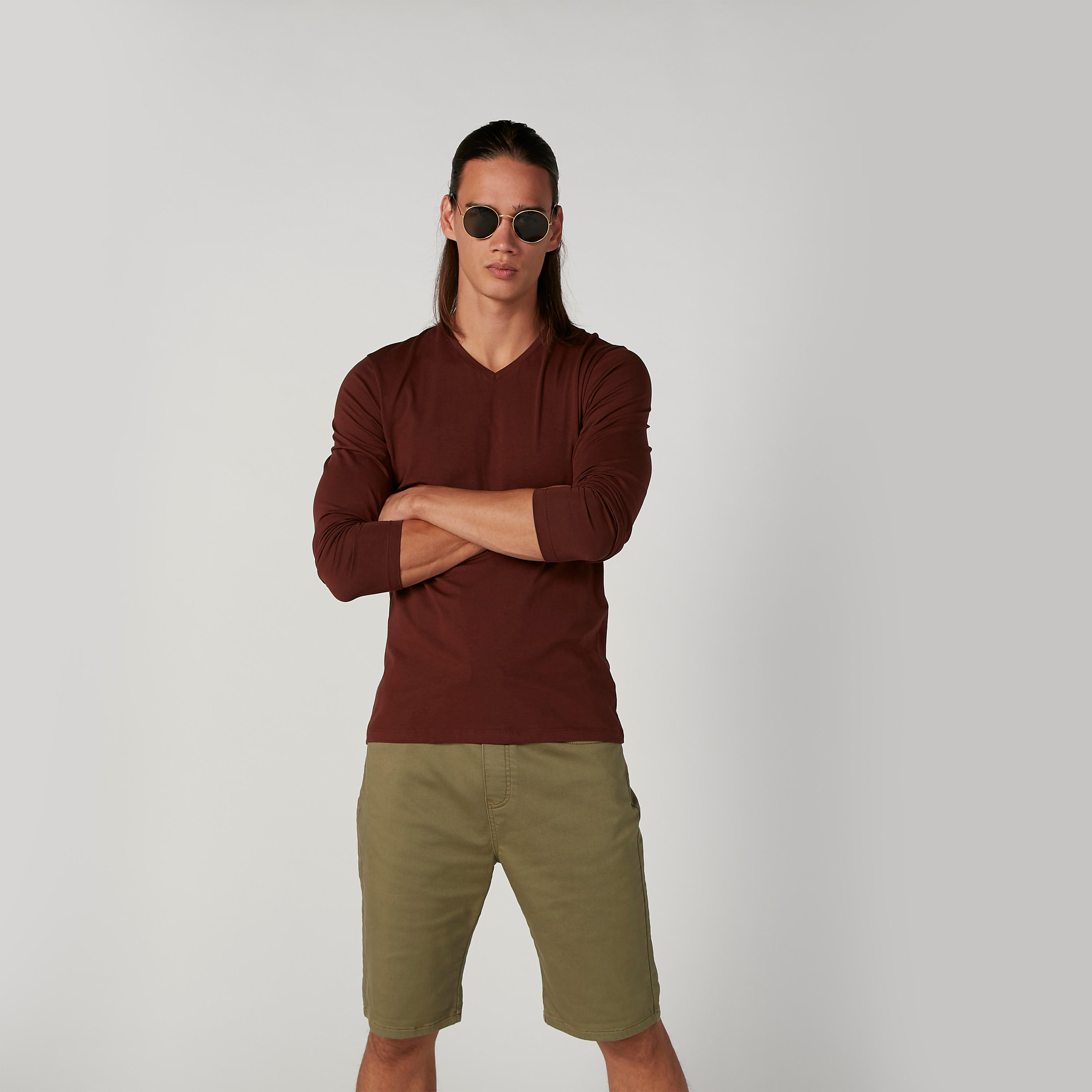 تيشيرت سادة بياقة V وأكمام طويلة-men-clothing-tshirtsandpolos-tshirts-image-1