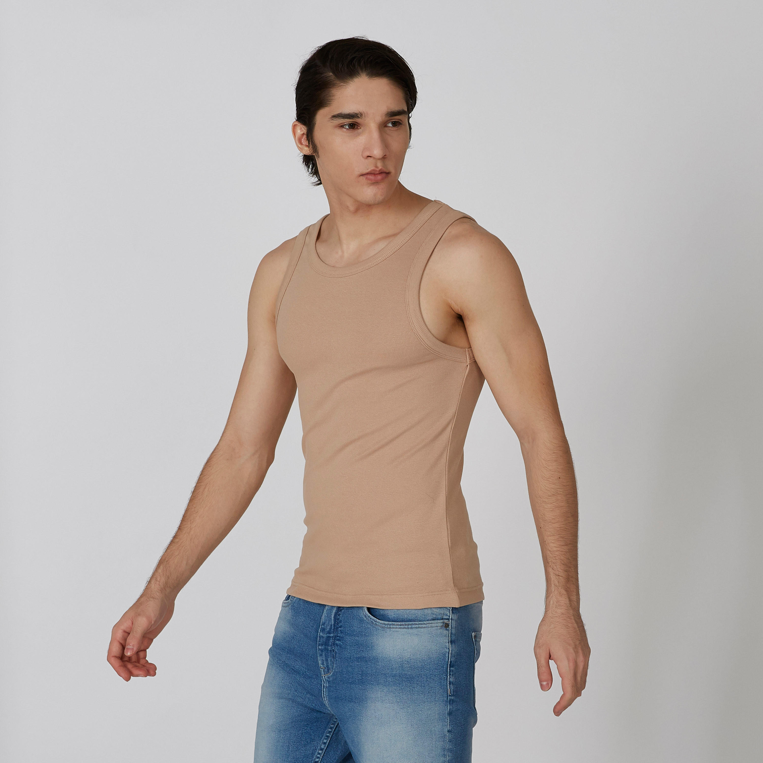 فيست بارز الملمس دون أكمام بياقة مستديرة-men-clothing-tshirtsandpolos-vests-image-3