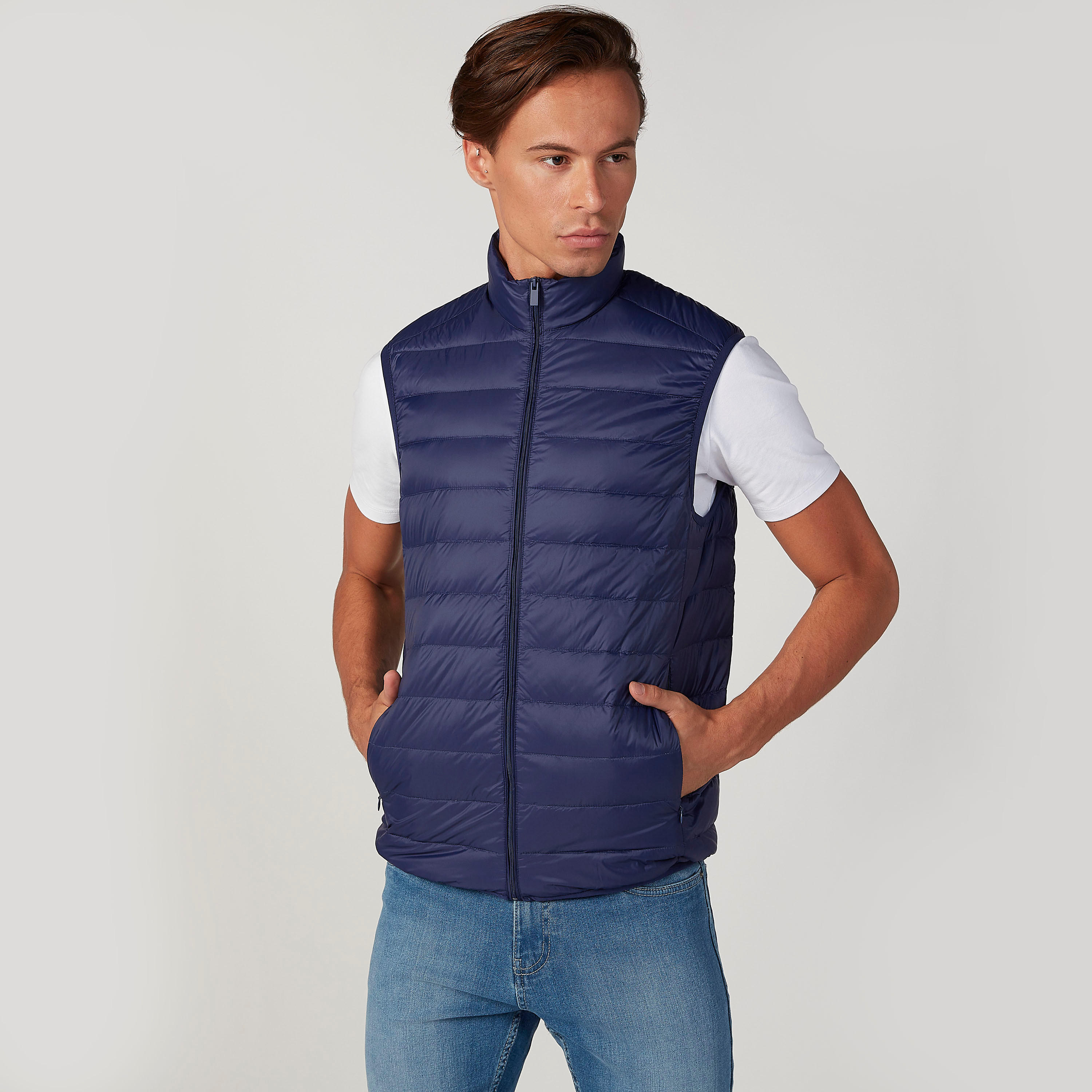 جيليه سادة دون أكمام بجيوب-men-clothing-jacketsandblazers-jackets-image-1