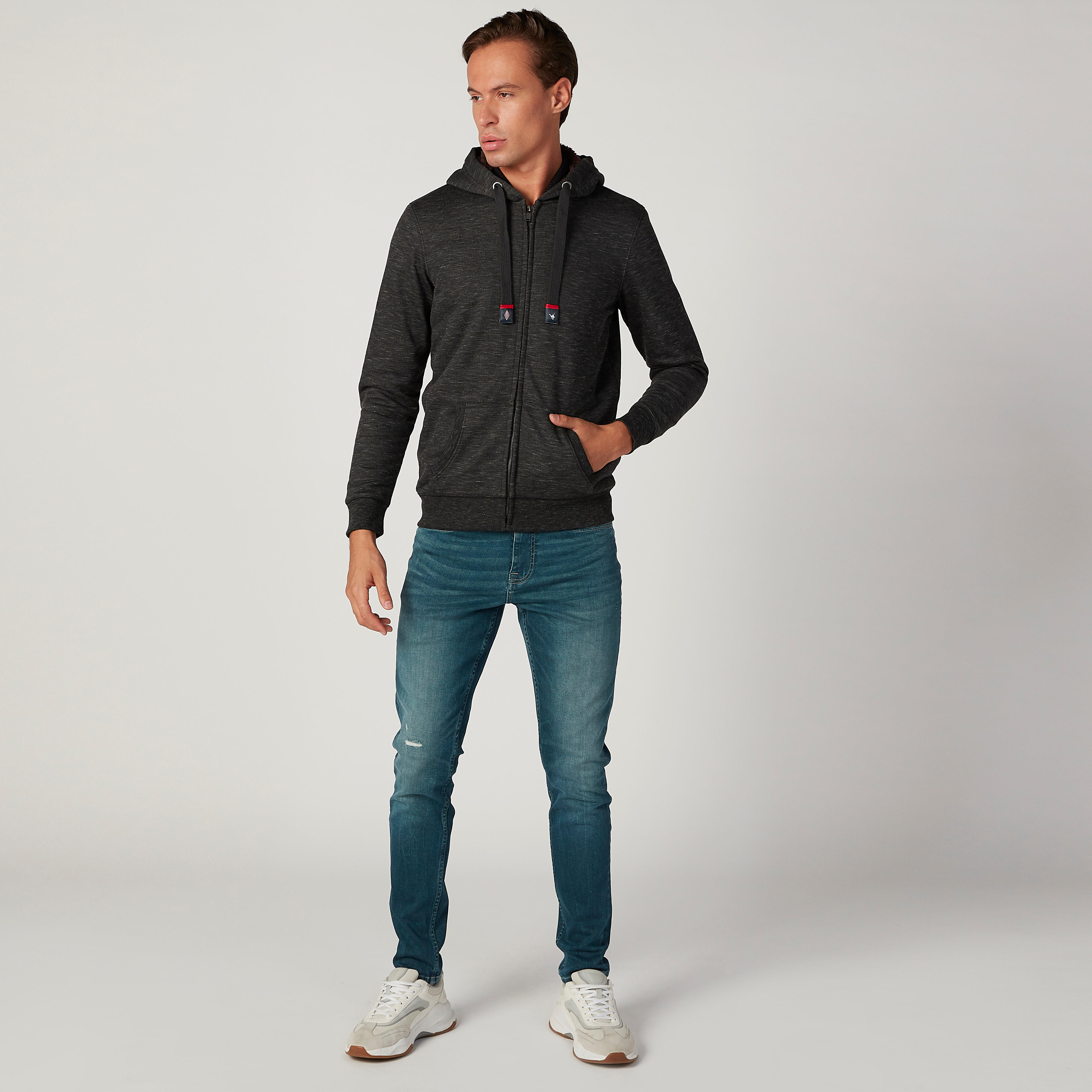 جاكيت بارز الملمس بقبّعة وأكمام طويلة-men-clothing-jacketsandblazers-jackets-image-2