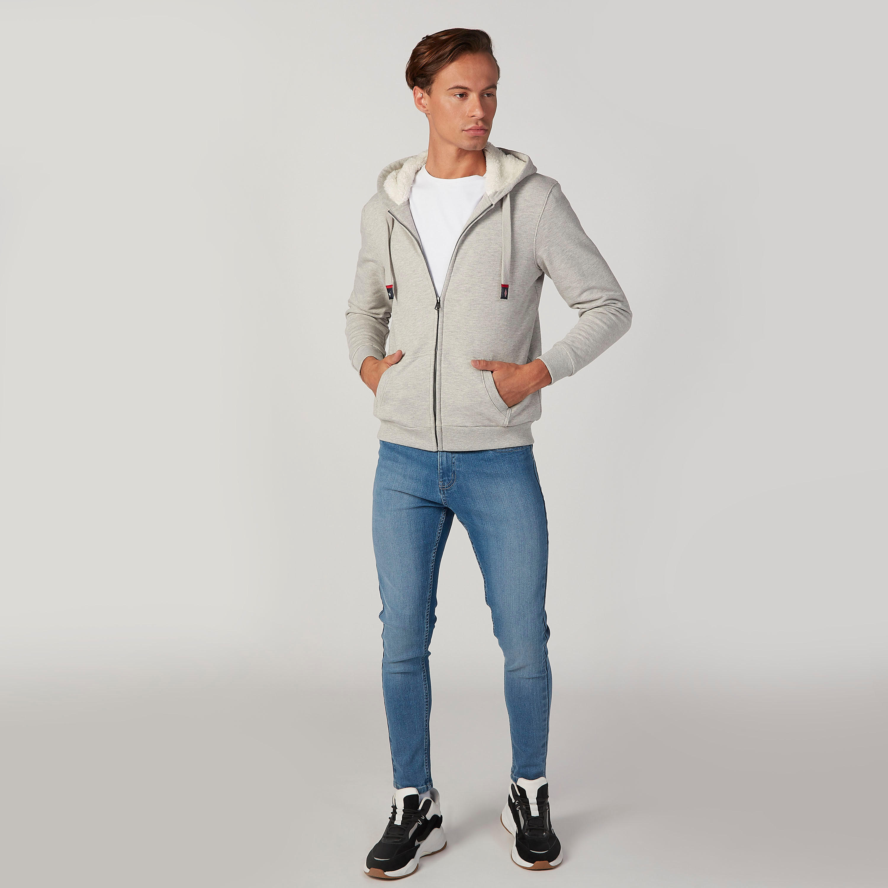هودي سادة بأكمام طويلة وجيوب-men-winterwear-hoodiesandsweatshirts-image-2