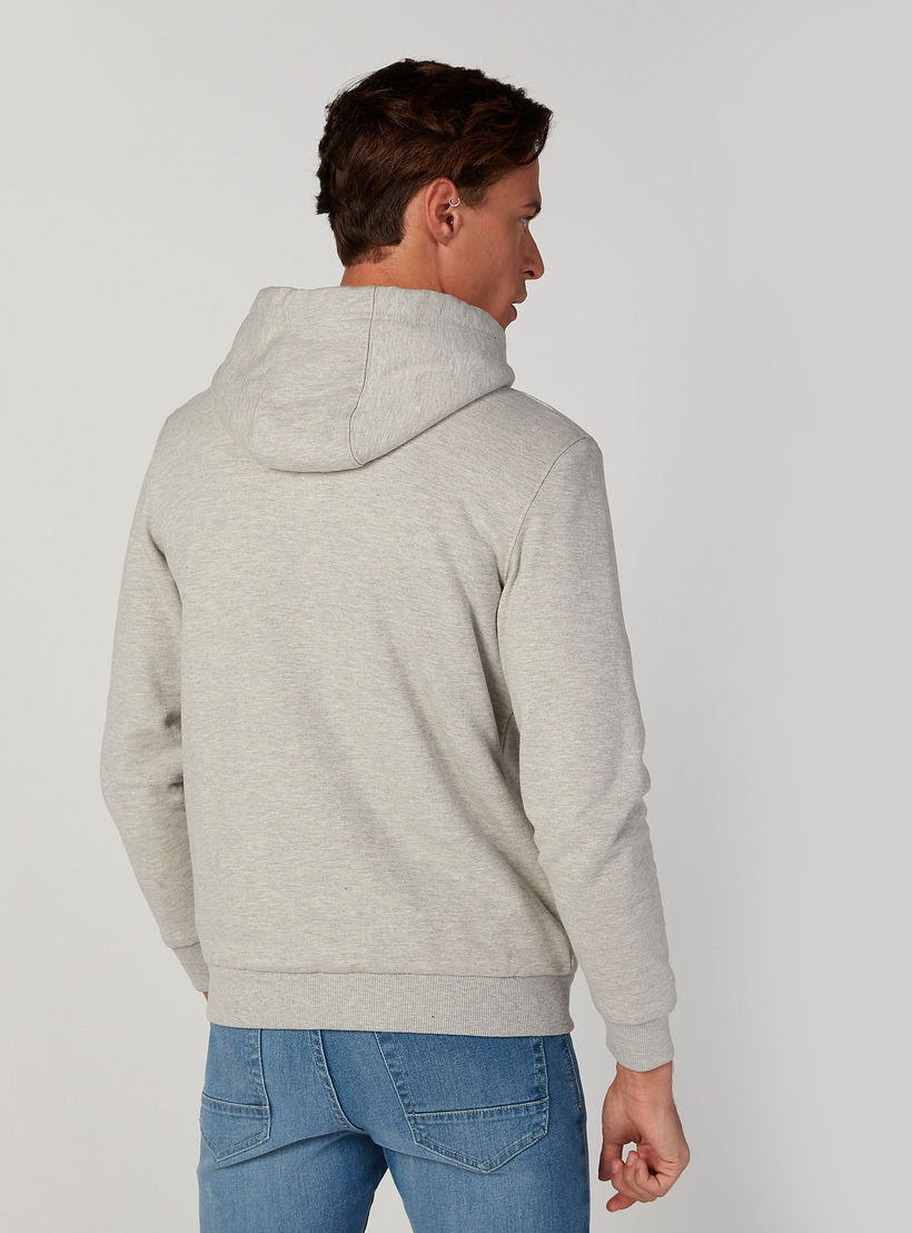 هودي سادة بأكمام طويلة وجيوب-men-winterwear-hoodiesandsweatshirts-image-4