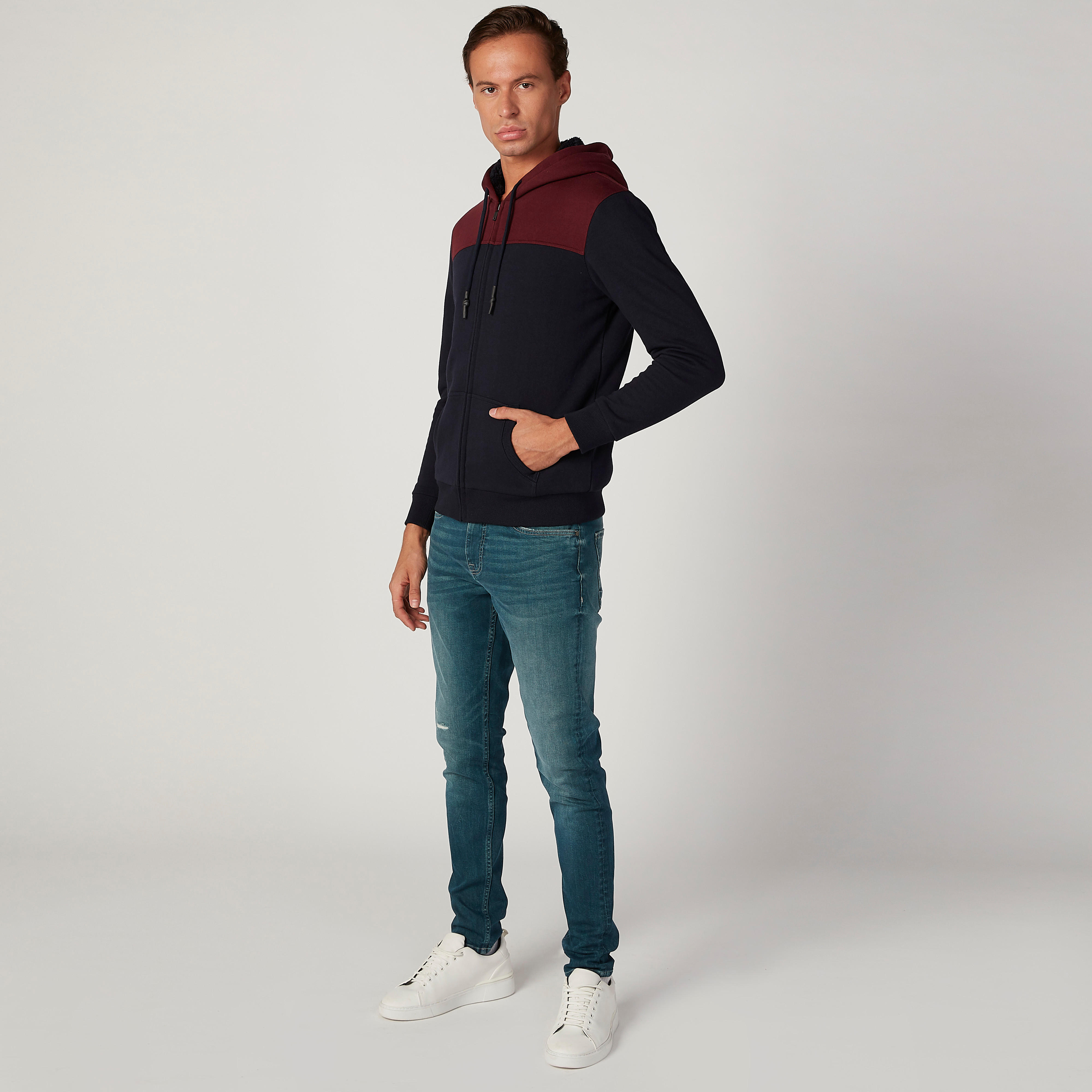 جاكيت بارز الملمس بقبّعة وأكمام طويلة-men-clothing-jacketsandblazers-jackets-image-2
