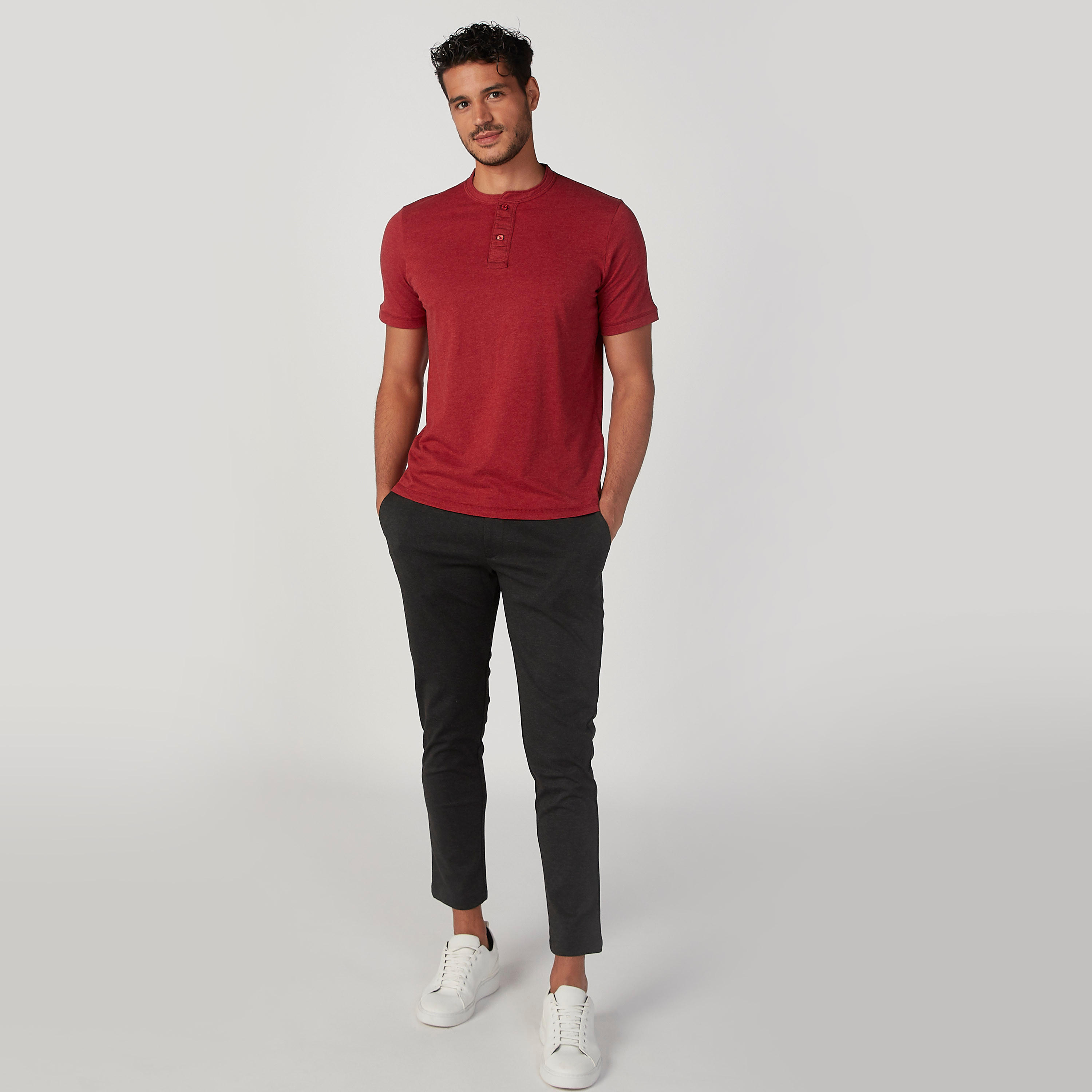تيشيرت سادة بياقة هينلي وأكمام قصيرة-men-clothing-tshirtsandpolos-tshirts-image-3