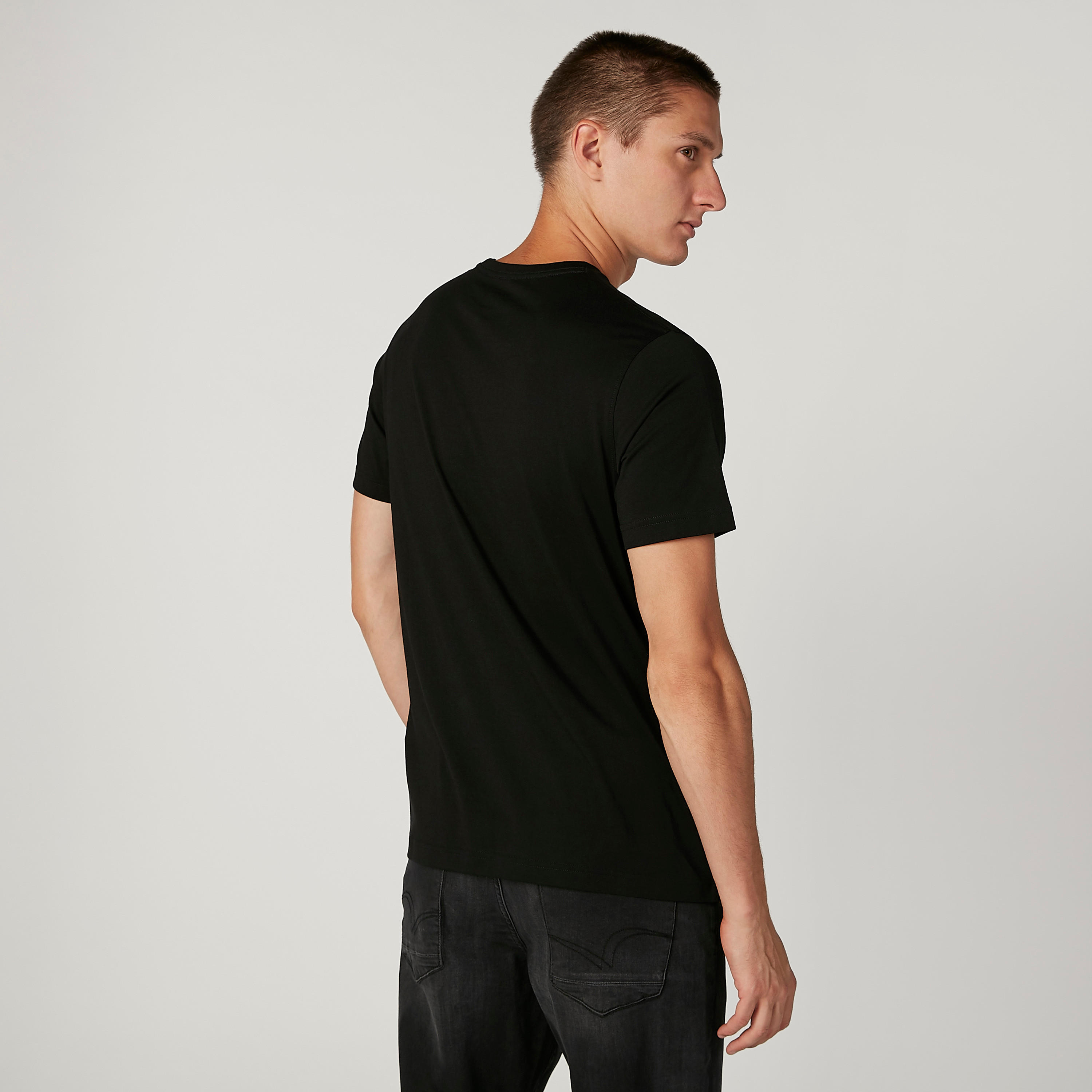 تيشيرت سليم بياقة ضيّقة وأكمام قصيرة وطبعات-men-clothing-tshirtsandpolos-tshirts-image-4