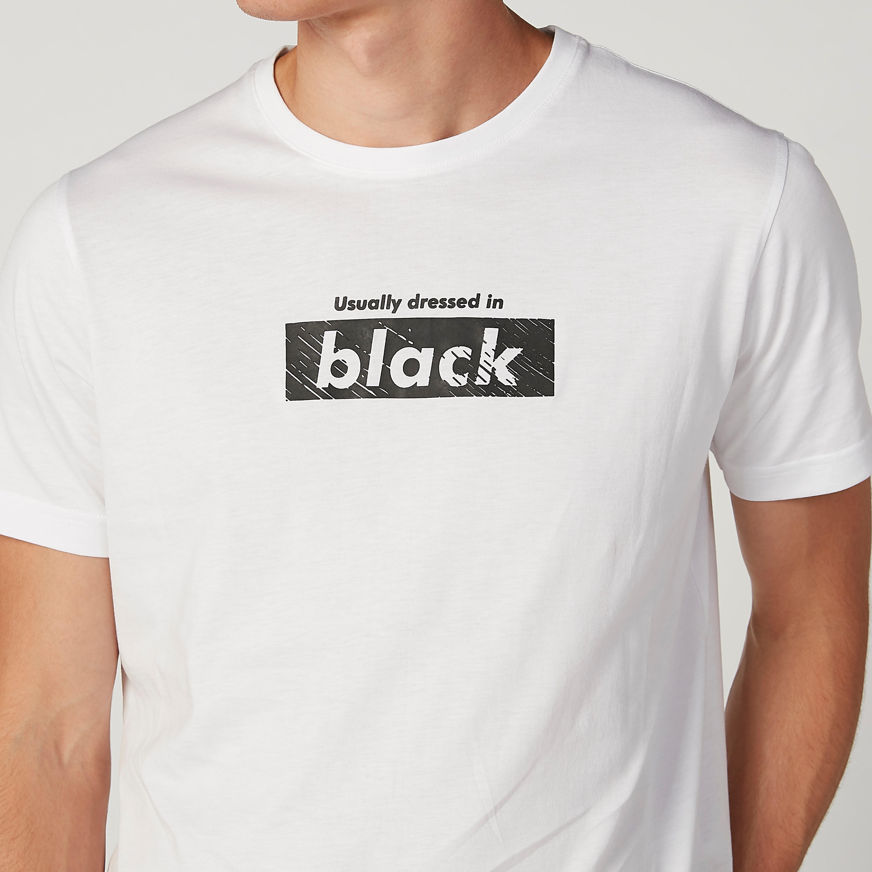 تيشيرت سليم بياقة ضيّقة وأكمام قصيرة وطبعات-men-clothing-tshirtsandpolos-tshirts-image-3