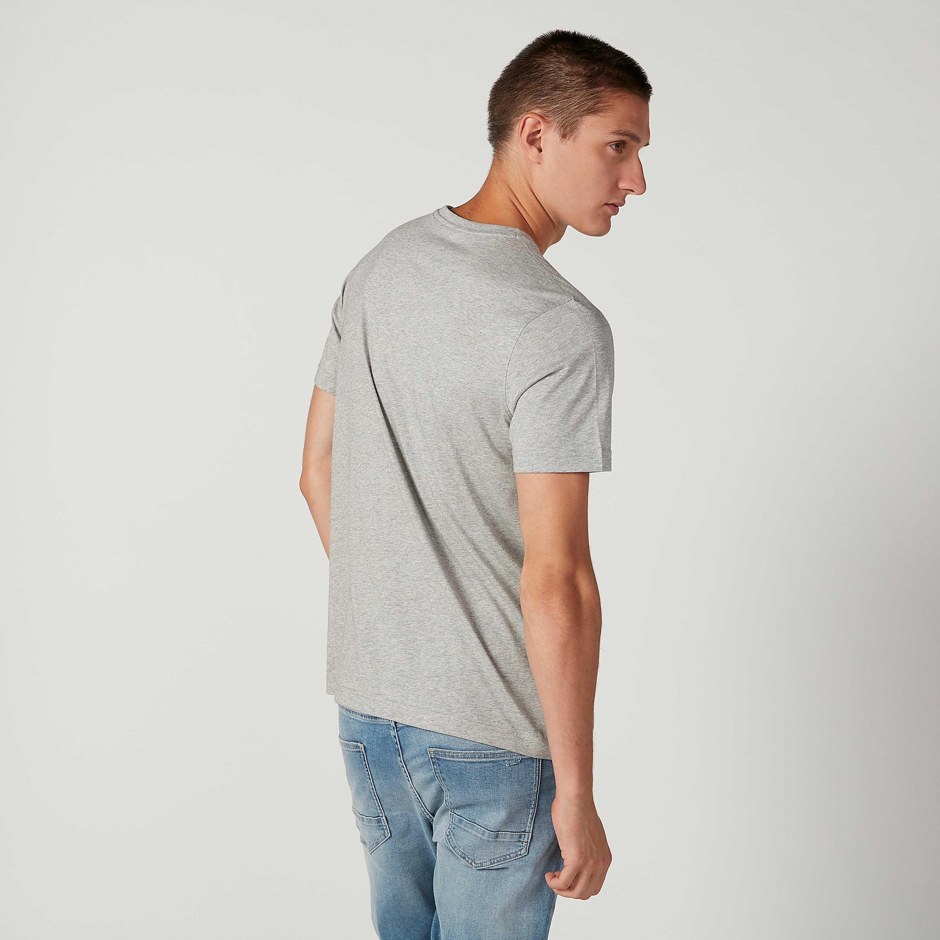 تيشيرت سليم بياقة ضيّقة وأكمام قصيرة وطبعات-men-clothing-tshirtsandpolos-tshirts-image-4
