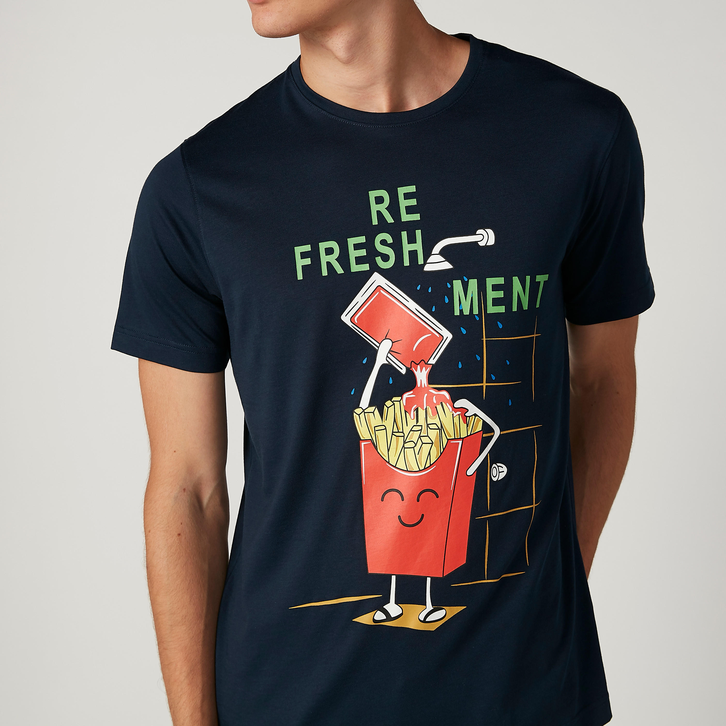 تيشيرت سليم بياقة ضيّقة وأكمام قصيرة وطبعات-men-clothing-tshirtsandpolos-tshirts-image-3