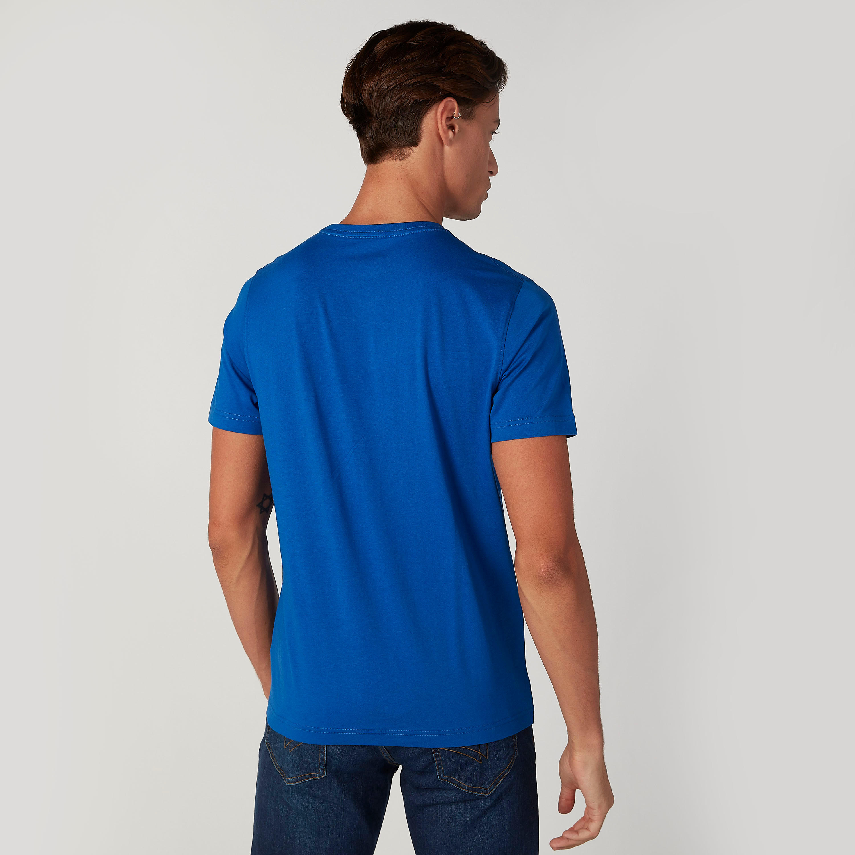 تيشيرت سليم فيت بياقة ضيّقة وأكمام قصيرة وطبعات-men-clothing-tshirtsandpolos-tshirts-image-1