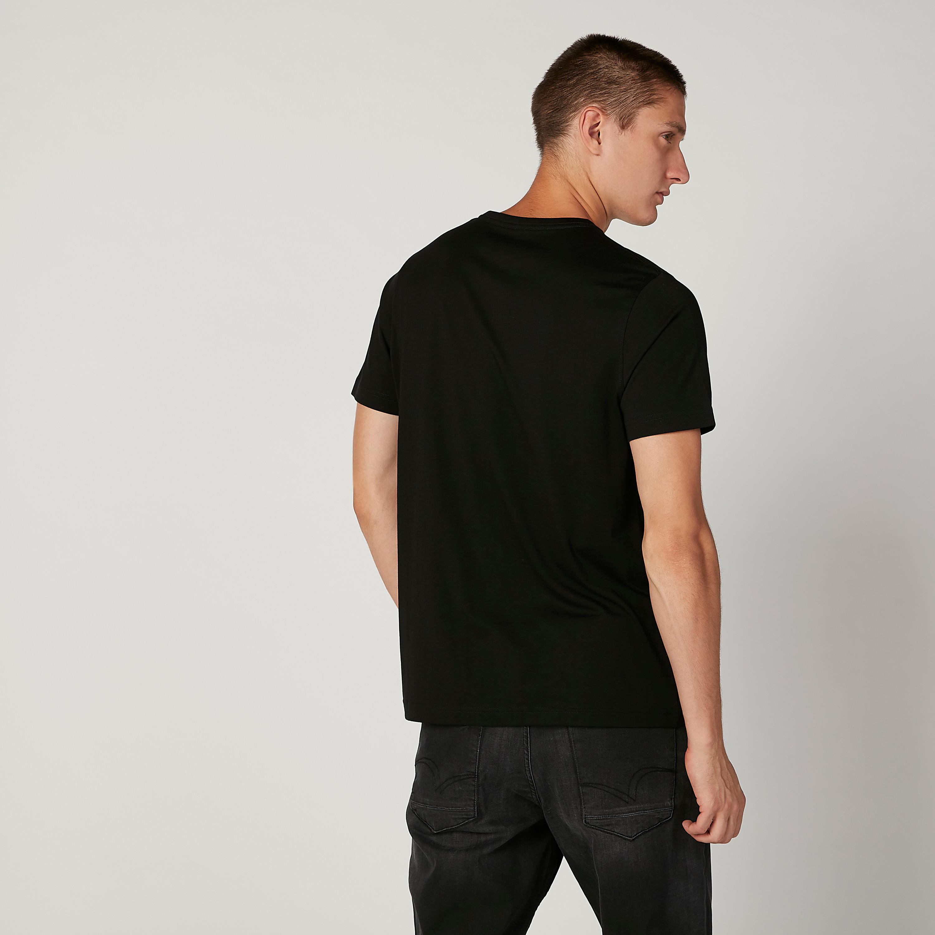 تيشيرت سليم بياقة ضيّقة وأكمام قصيرة وطبعات-men-clothing-tshirtsandpolos-tshirts-image-4