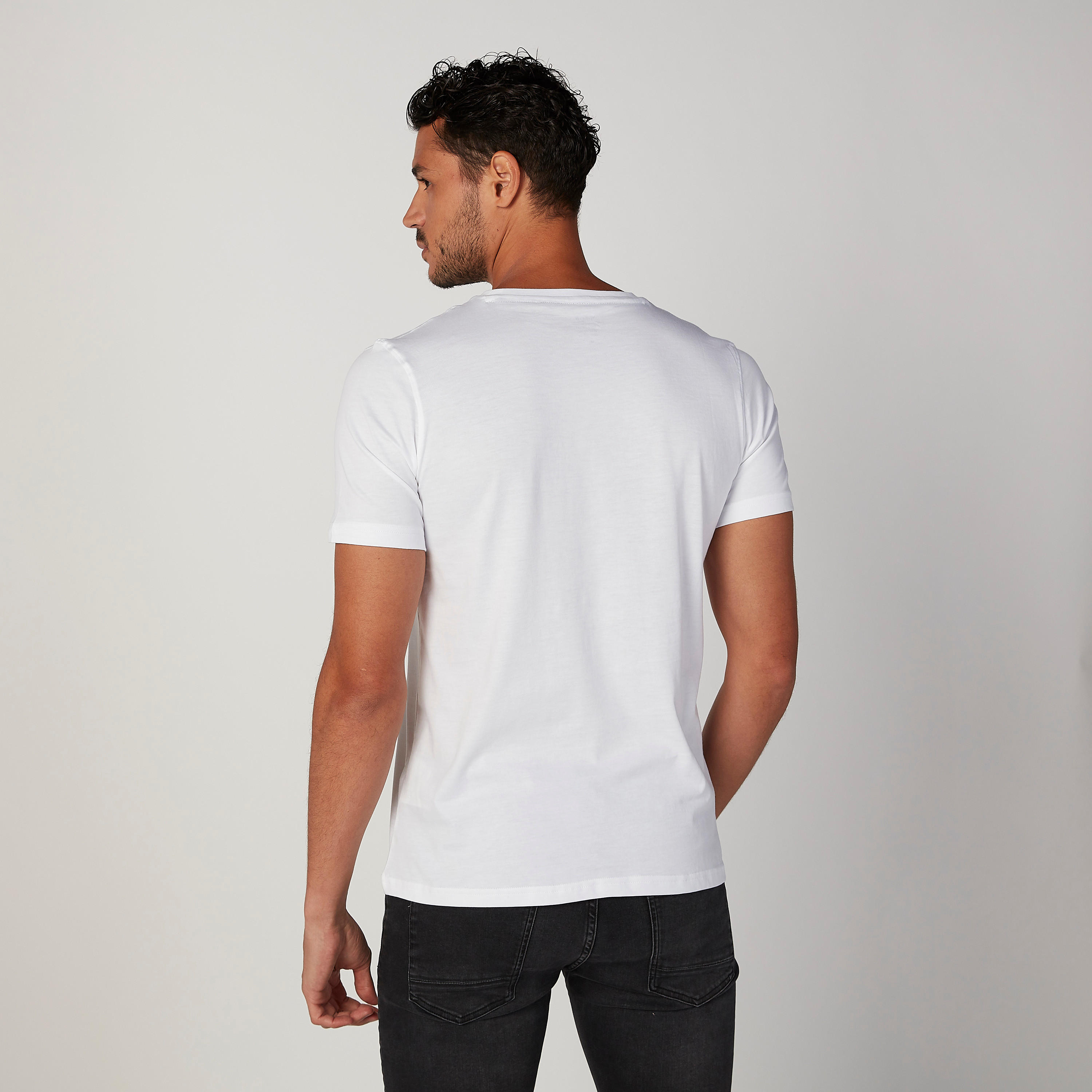 تيشيرت سليم فيت بياقة ضيّقة وأكمام قصيرة وطبعات-men-clothing-tshirtsandpolos-tshirts-image-4