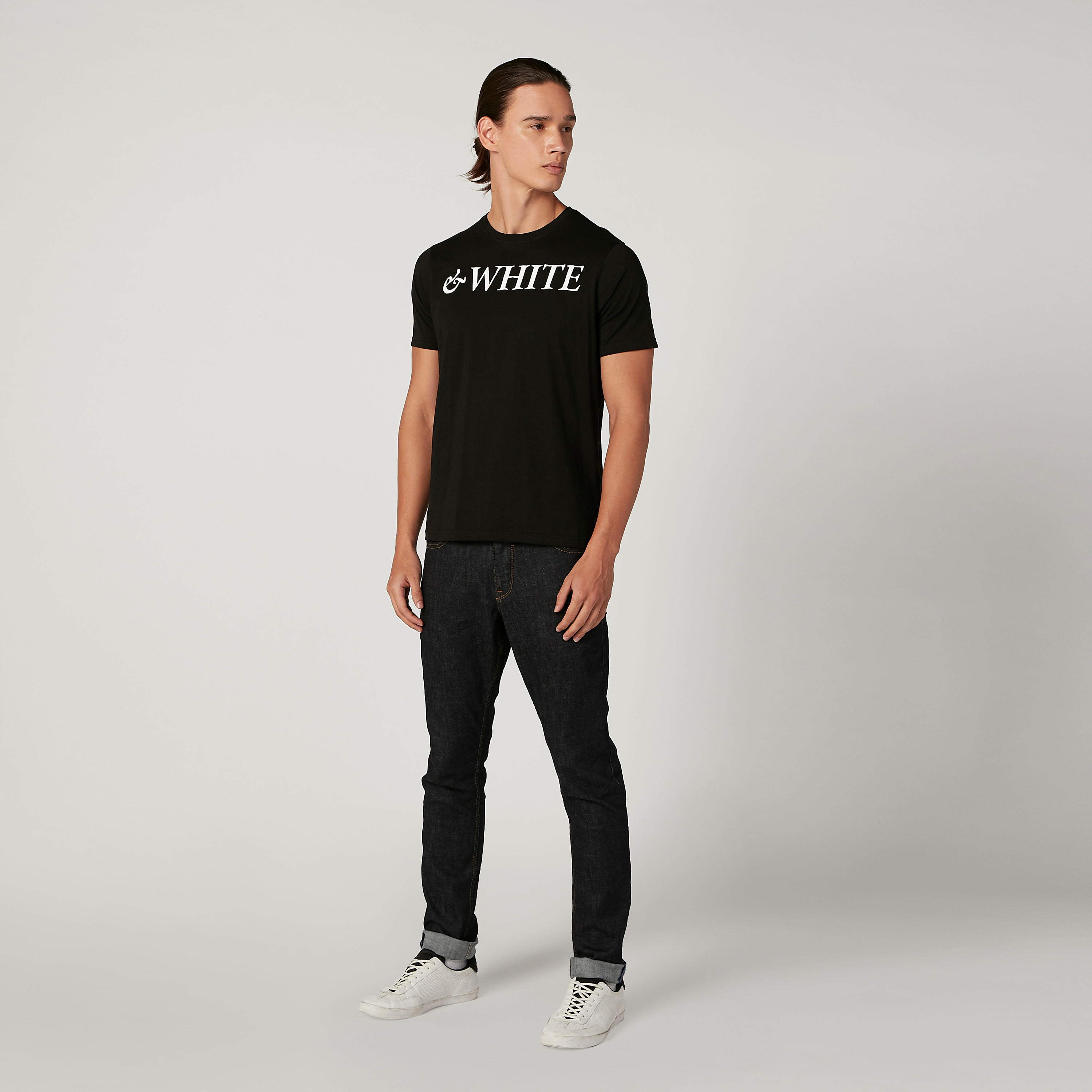تيشيرت سليم بياقة ضيّقة وأكمام قصيرة-men-clothing-tshirtsandpolos-tshirts-image-2