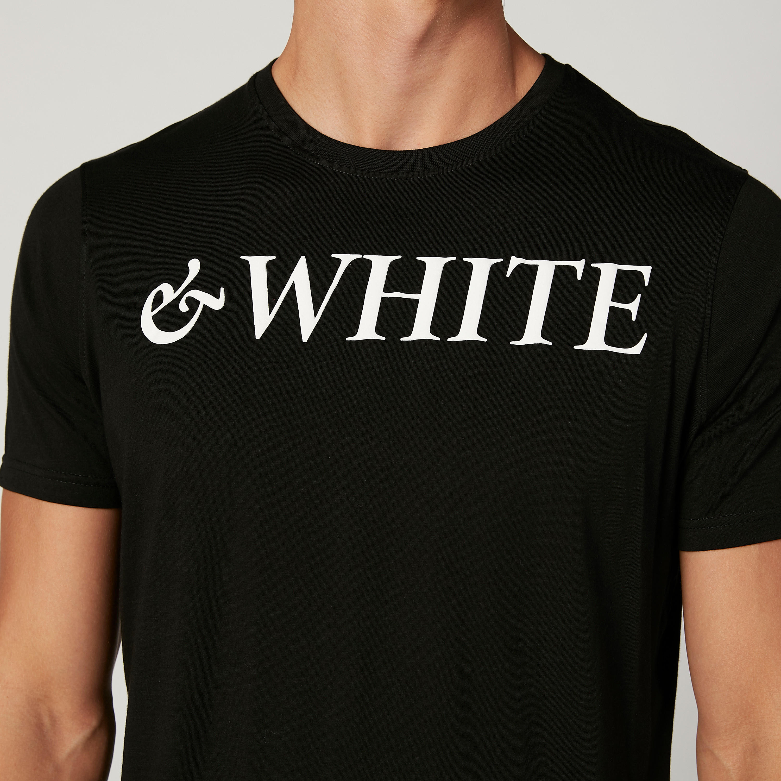 تيشيرت سليم بياقة ضيّقة وأكمام قصيرة-men-clothing-tshirtsandpolos-tshirts-image-3