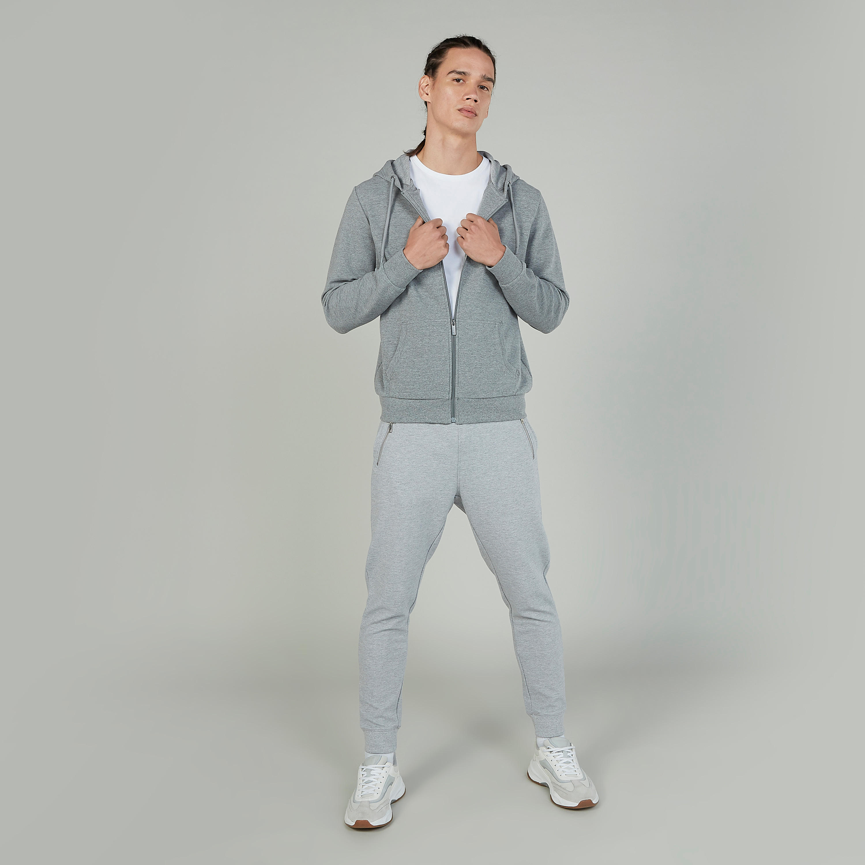 هودي بارز الملمس بأكمام طويلة من خامات مستدامة-men-winterwear-hoodiesandsweatshirts-image-2