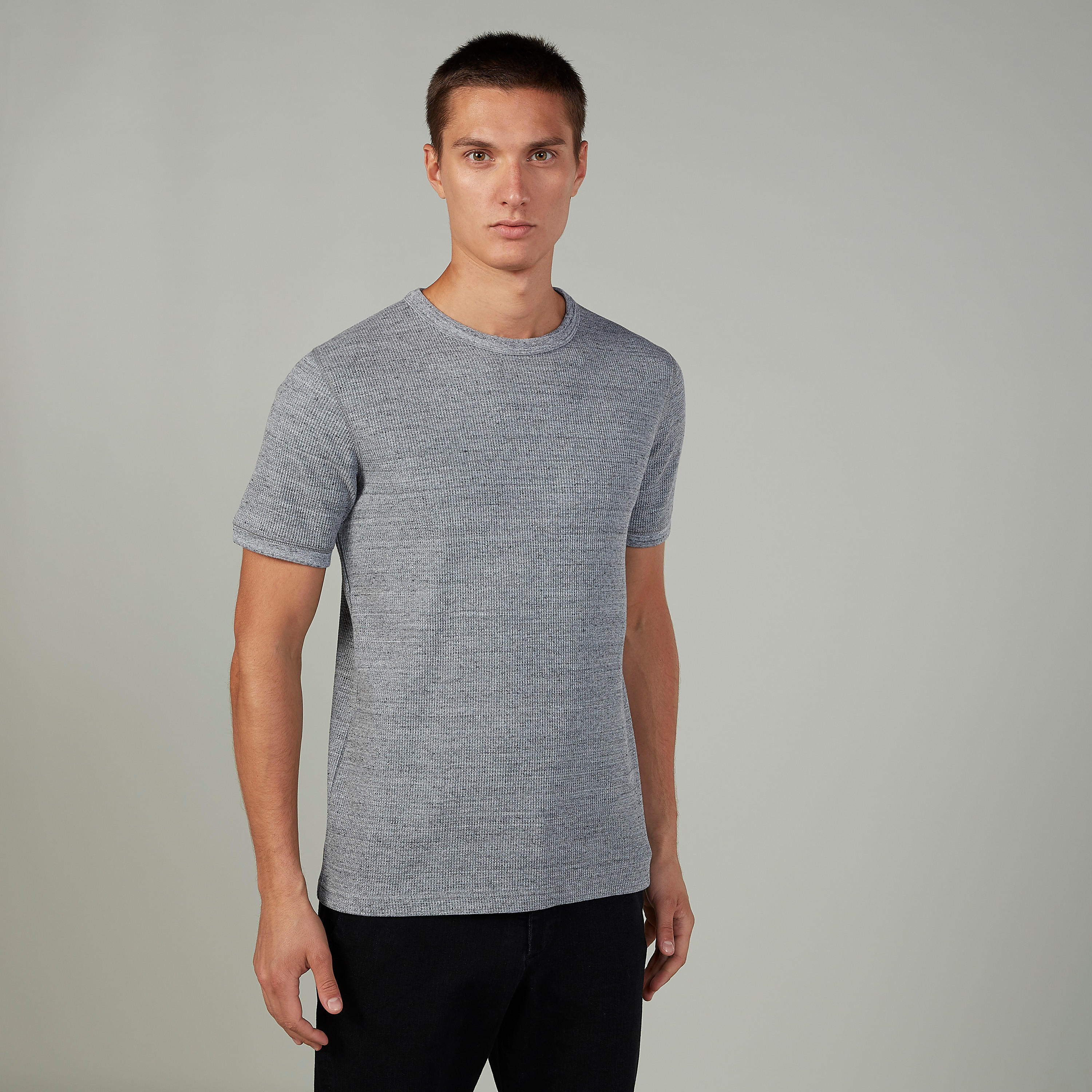قميص مستدام سادة بياقة عاديّة وأكمام طويلة -men-clothing-tshirtsandpolos-tshirts-image-1
