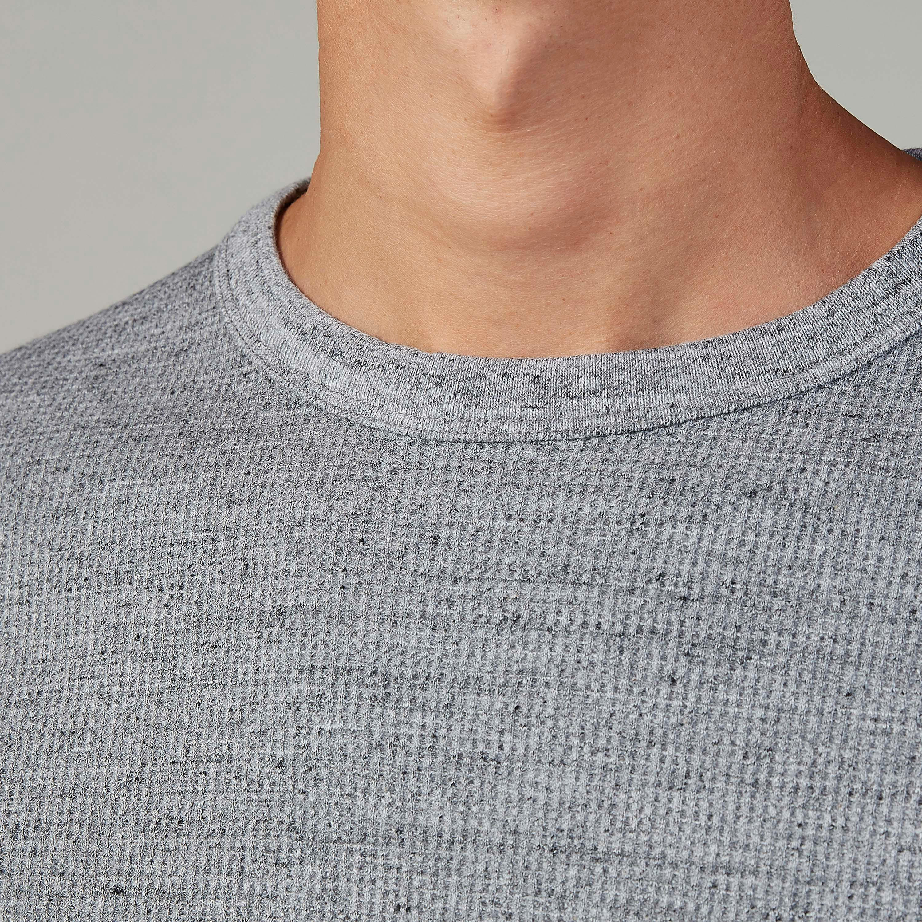 قميص مستدام سادة بياقة عاديّة وأكمام طويلة -men-clothing-tshirtsandpolos-tshirts-image-3