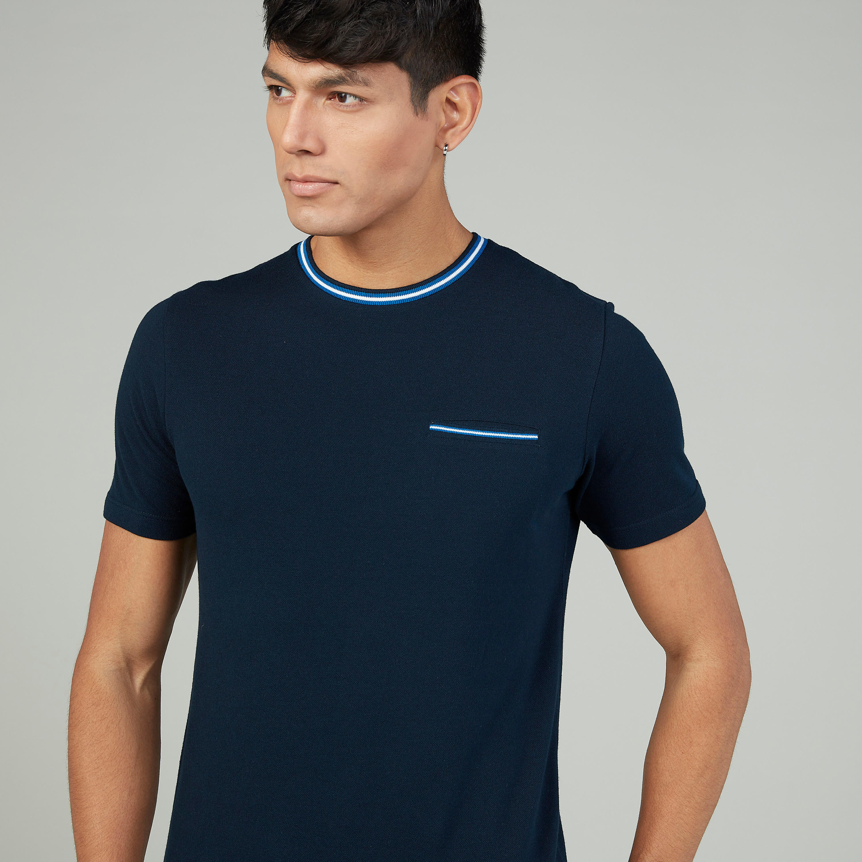 تيشيرت مستدام سادة بقصّة سليم وياقة ضيّقة -men-clothing-tshirtsandpolos-tshirts-image-3