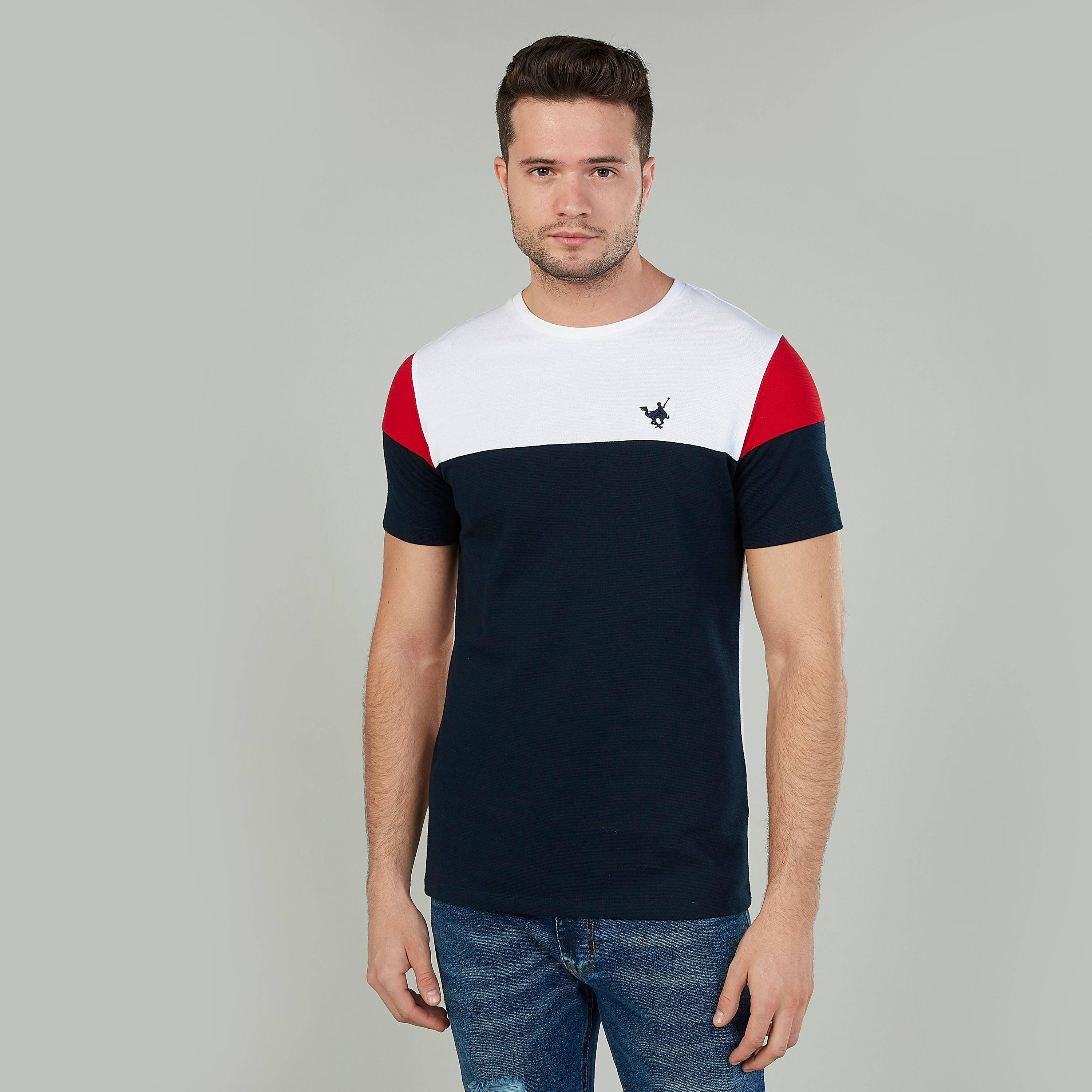 تيشيرت مستدام سليم بارز الملمس بأكمام قصيرة وياقة مستديرة -men-clothing-tshirtsandpolos-tshirts-image-1