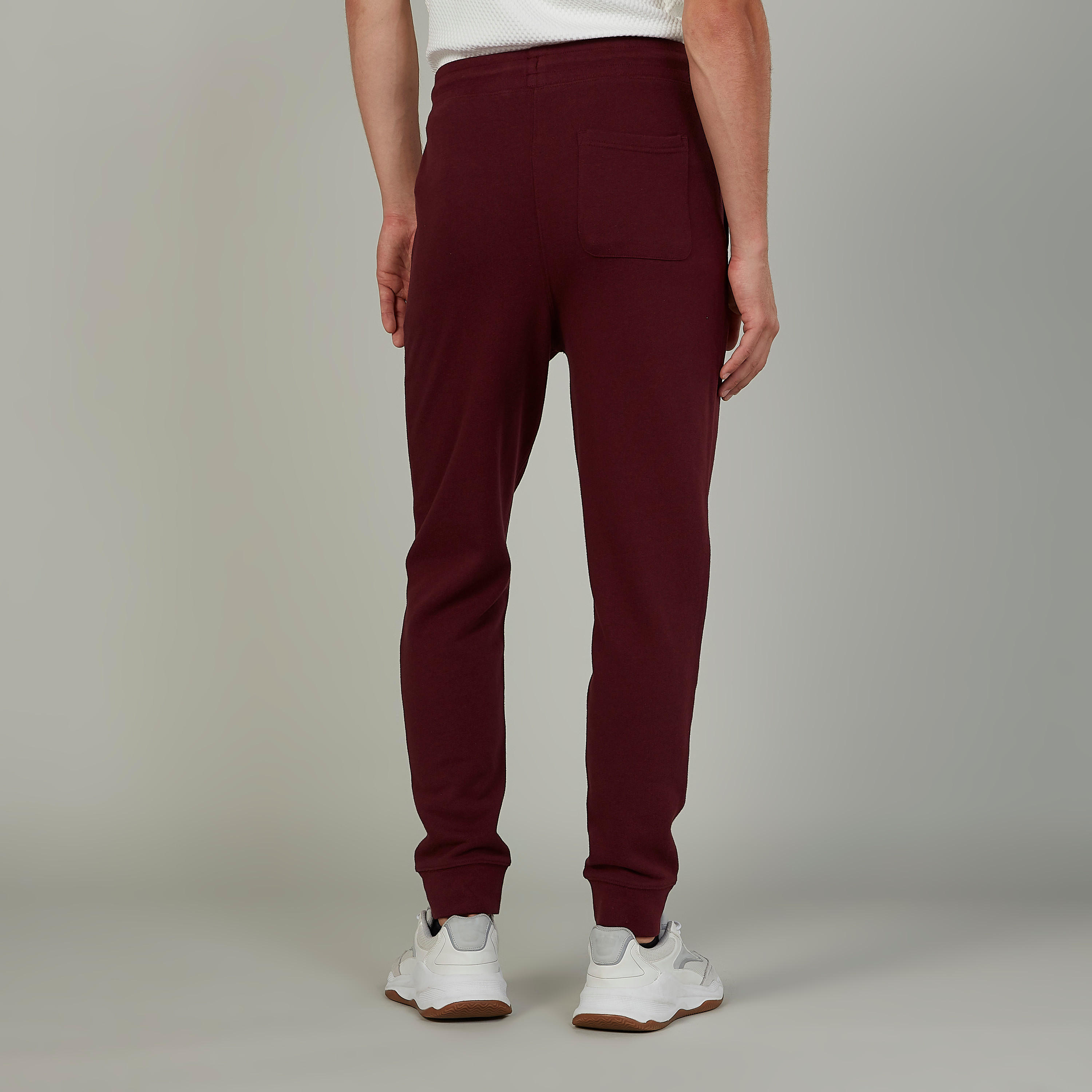 تيشيرت مستدام سليم فيت بياقة ضيّقة وطبعات باتمان -men-clothing-bottoms-joggers-image-4