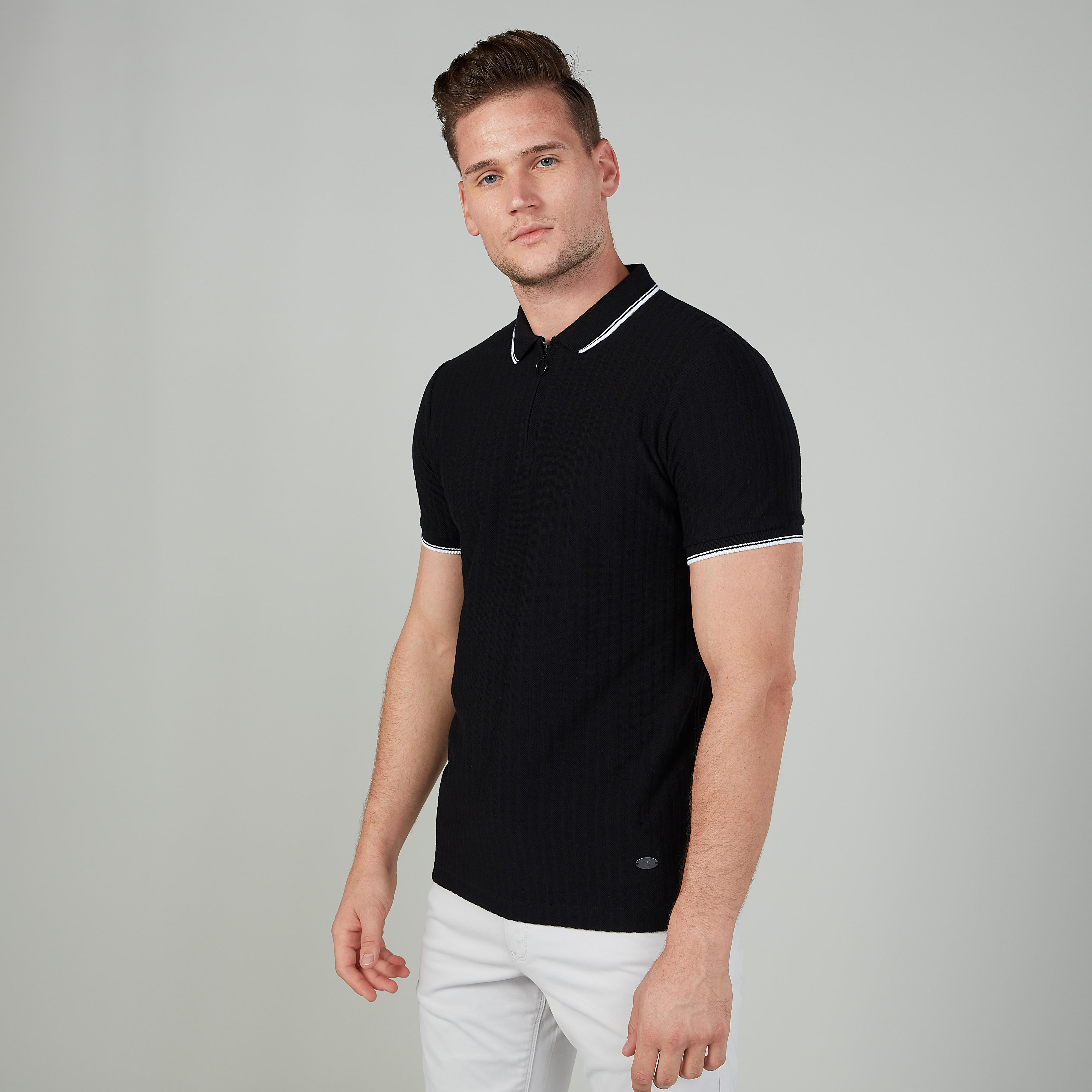 تيشيرت مستدام بولو سليم بارز الملمس بأكمام قصيرة-men-clothing-tshirtsandpolos-polos-image-1
