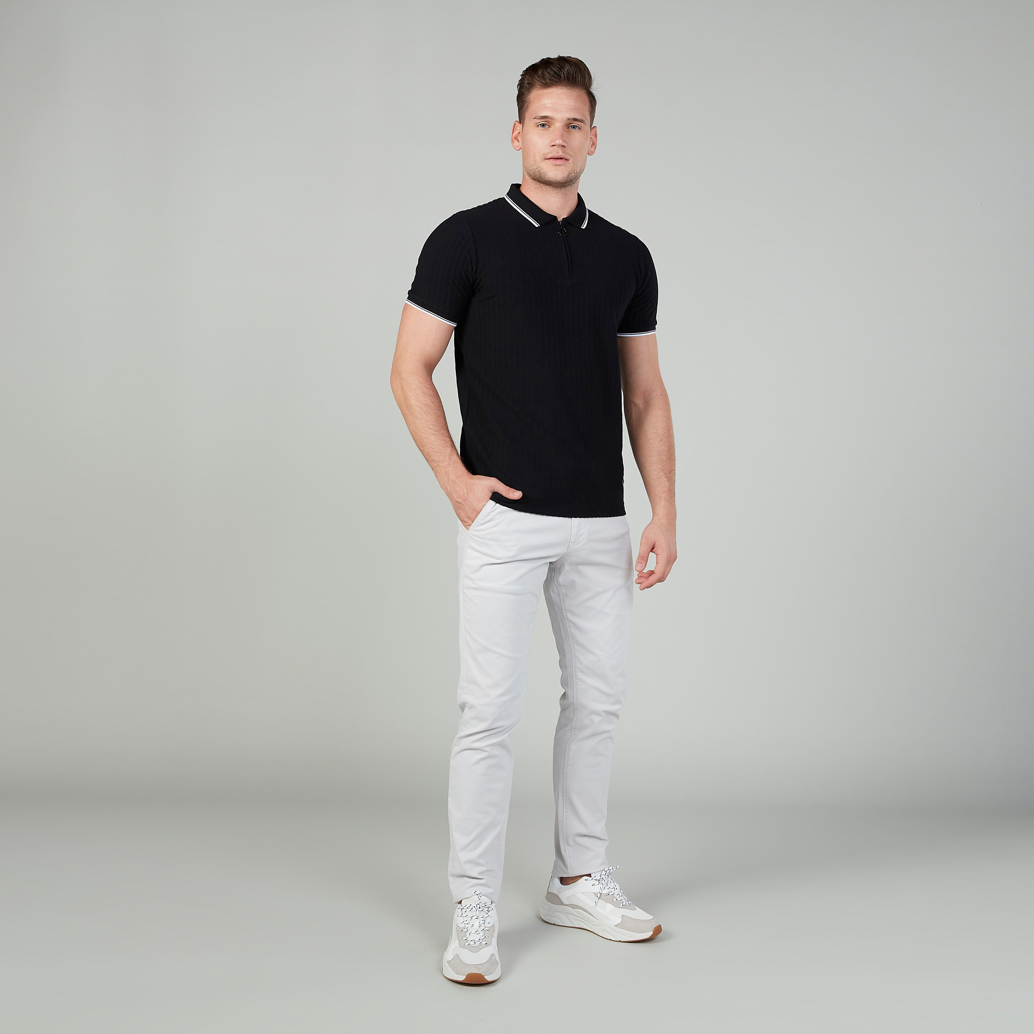 تيشيرت مستدام بولو سليم بارز الملمس بأكمام قصيرة-men-clothing-tshirtsandpolos-polos-image-2
