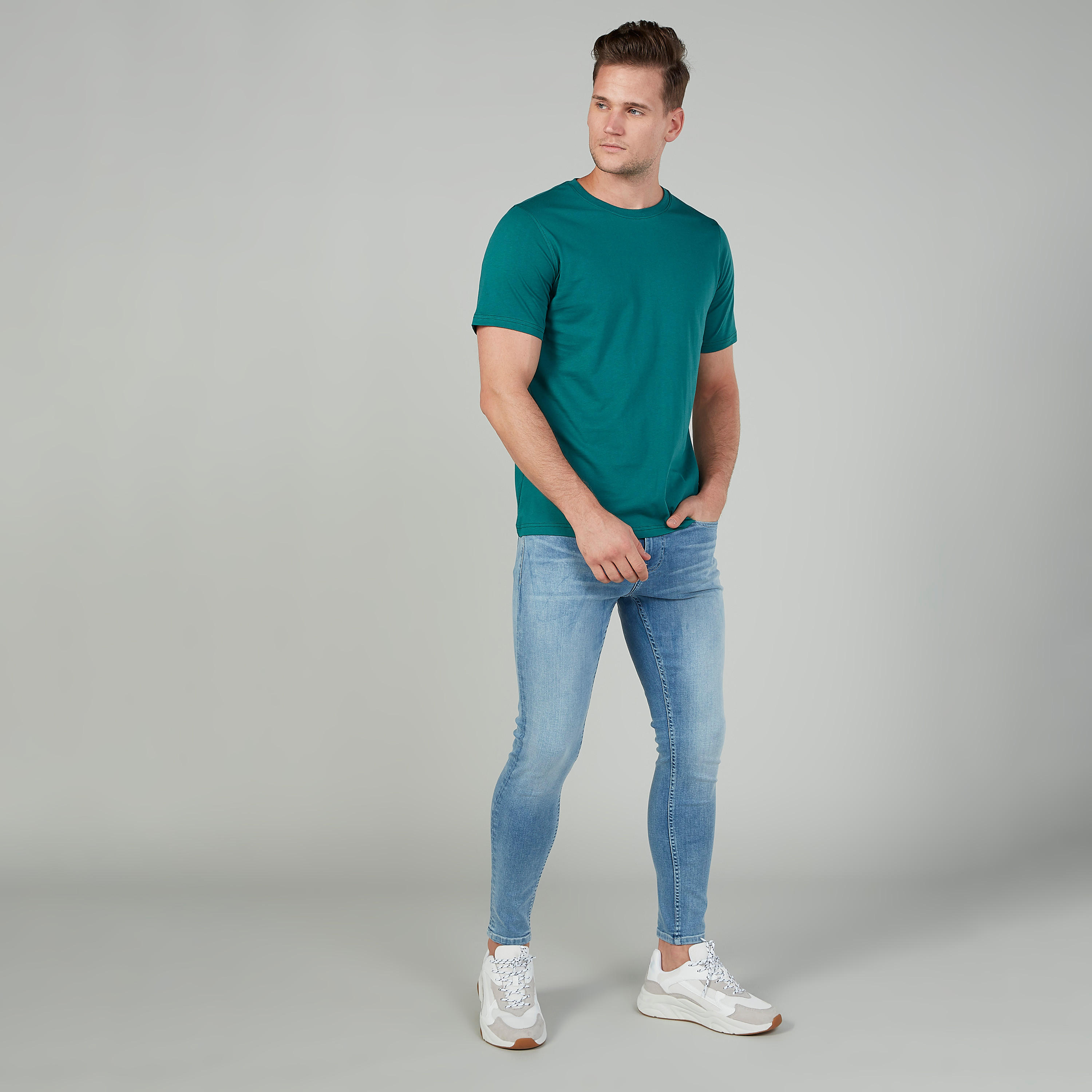 تيشيرت سادة بياقة مستديرة وأكمام قصيرة-men-clothing-tshirtsandpolos-tshirts-image-2
