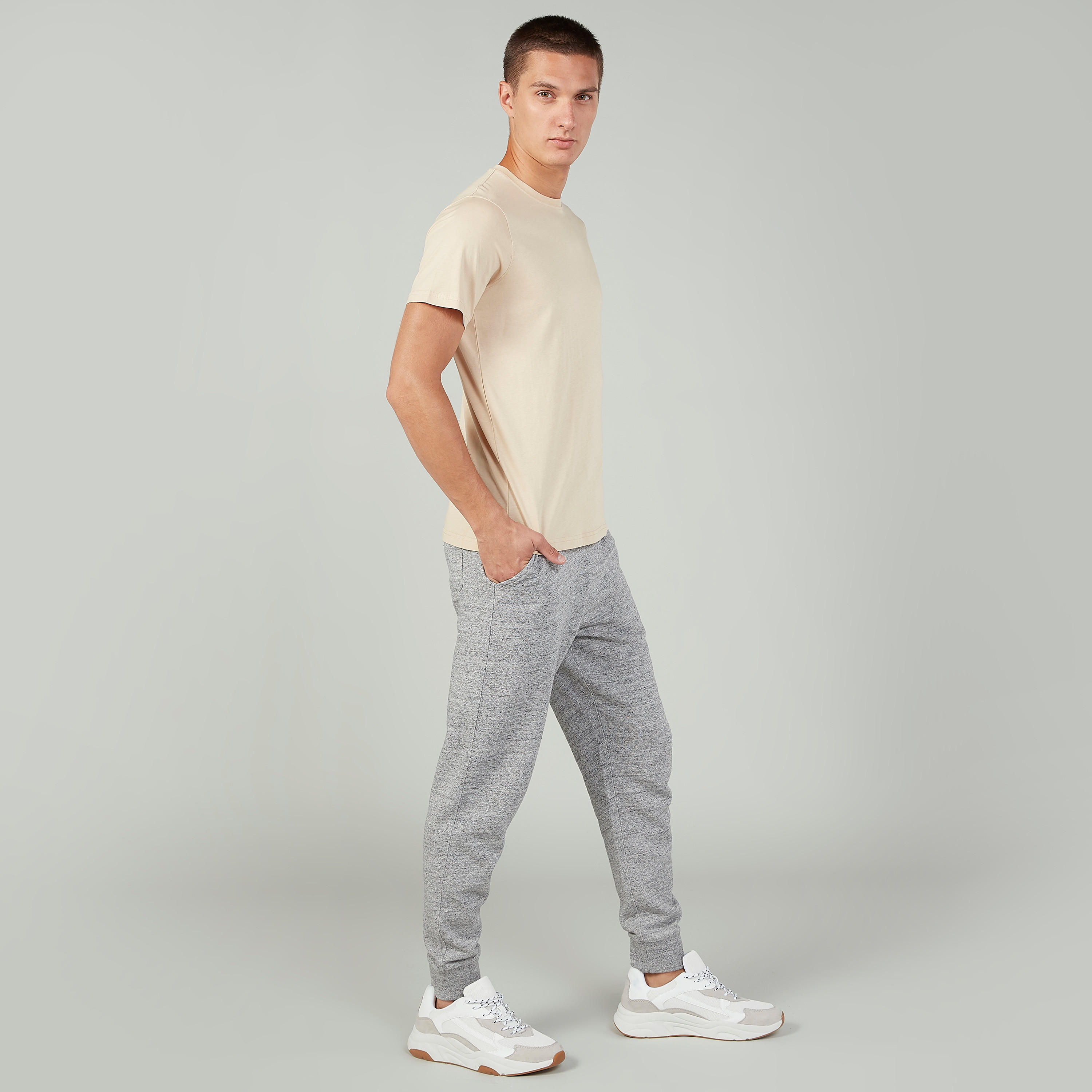 تيشيرت سادة بياقة ضيّقة وأكمام قصيرة-men-clothing-tshirtsandpolos-tshirts-image-2
