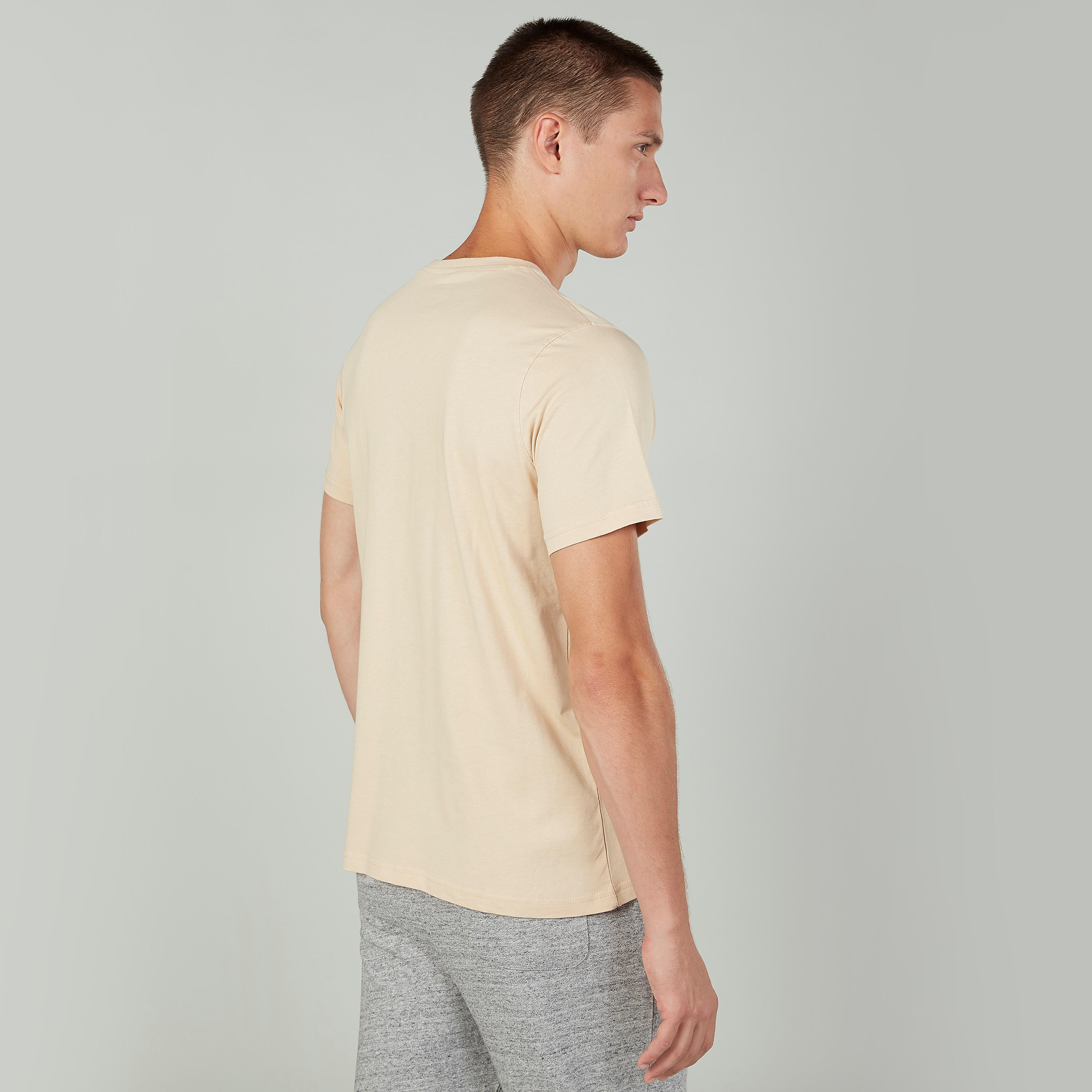 تيشيرت سادة بياقة ضيّقة وأكمام قصيرة-men-clothing-tshirtsandpolos-tshirts-image-3
