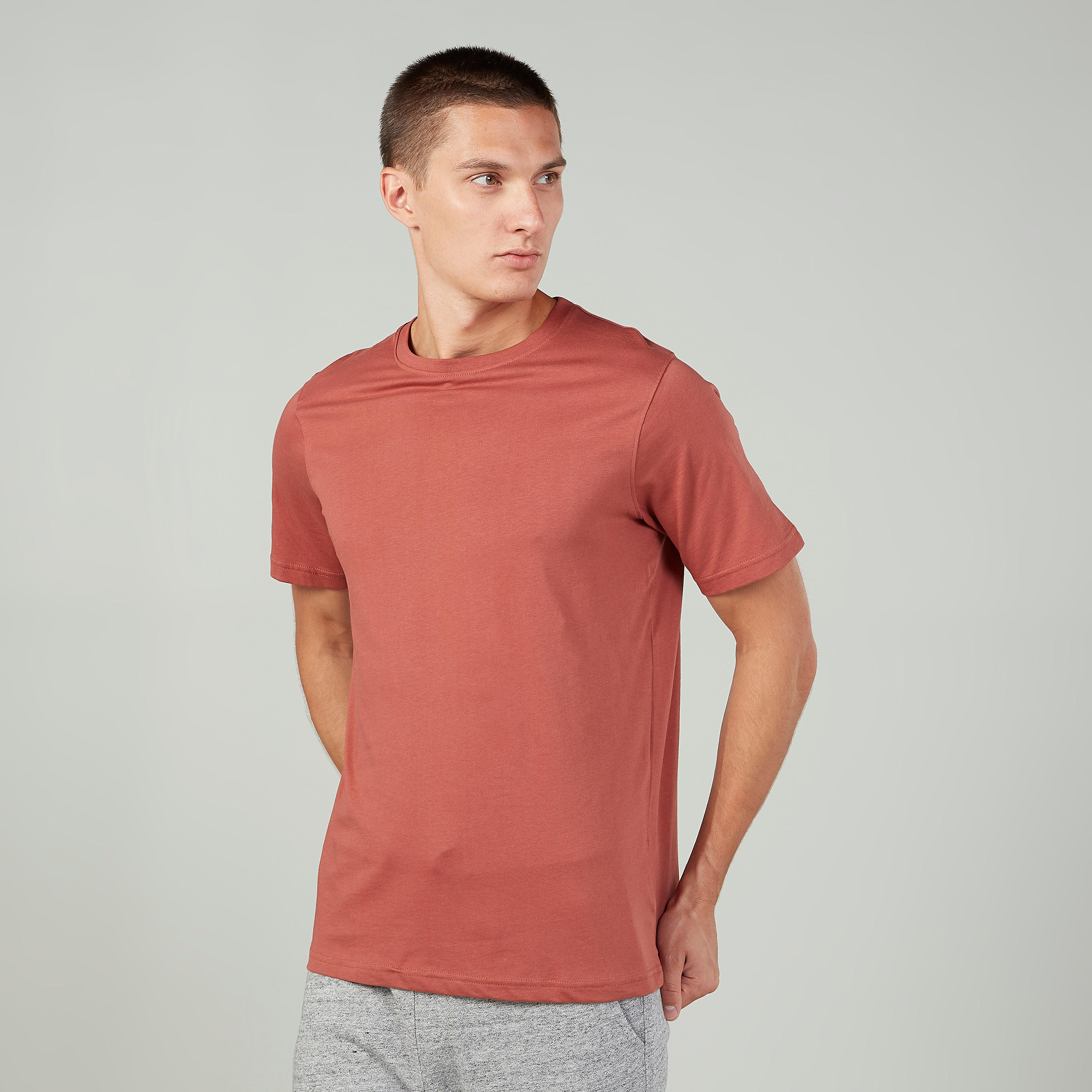 تيشيرت سادة بياقة ضيّقة وأكمام قصيرة-men-clothing-tshirtsandpolos-tshirts-image-1
