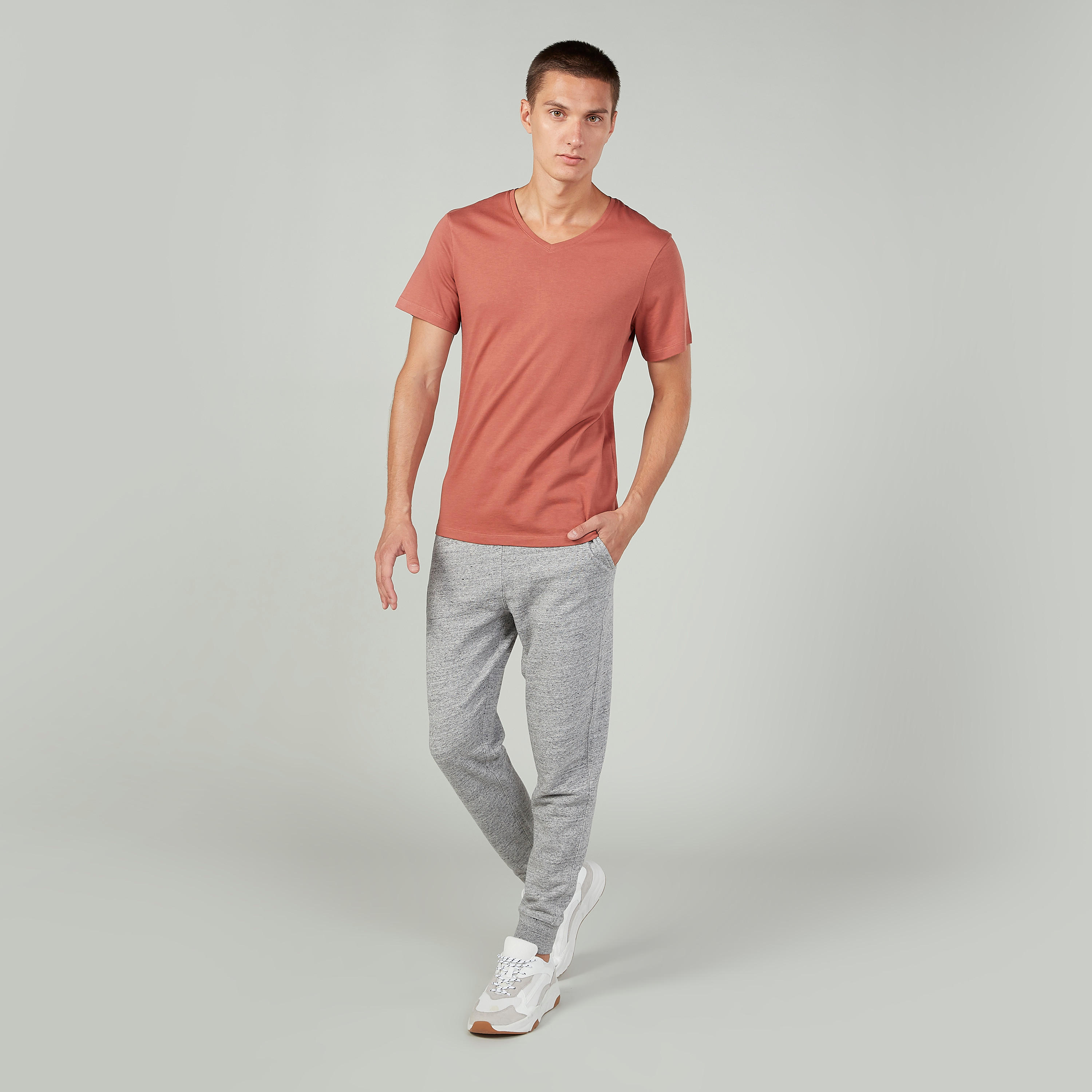 تيشيرت سادة بياقة V وأكمام قصيرة-men-clothing-tshirtsandpolos-tshirts-image-2