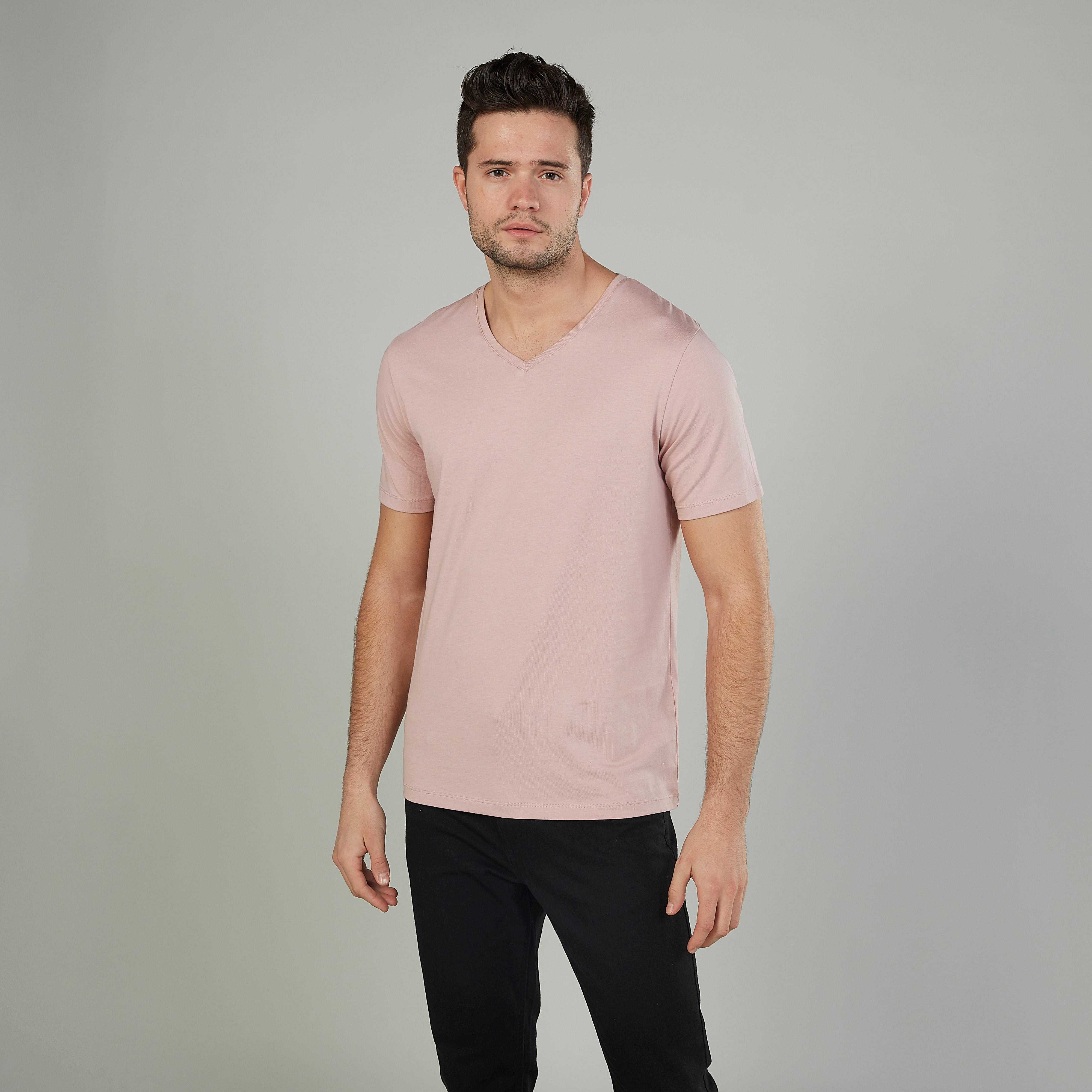 تيشيرت سادة بياقة V وأكمام قصيرة-men-clothing-tshirtsandpolos-tshirts-image-1