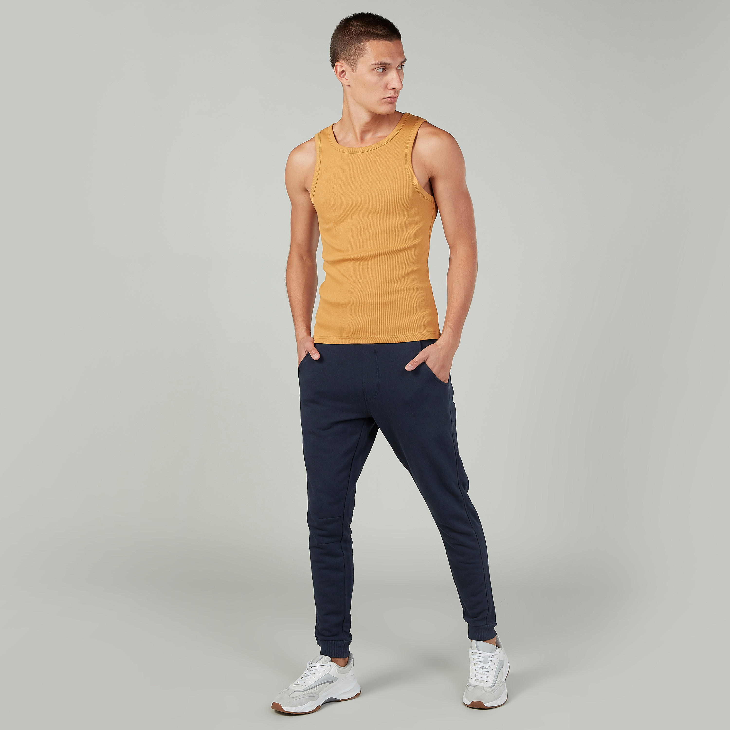 فيست بارز الملمس دون أكمام بياقة عميقة-men-clothing-tshirtsandpolos-vests-image-2