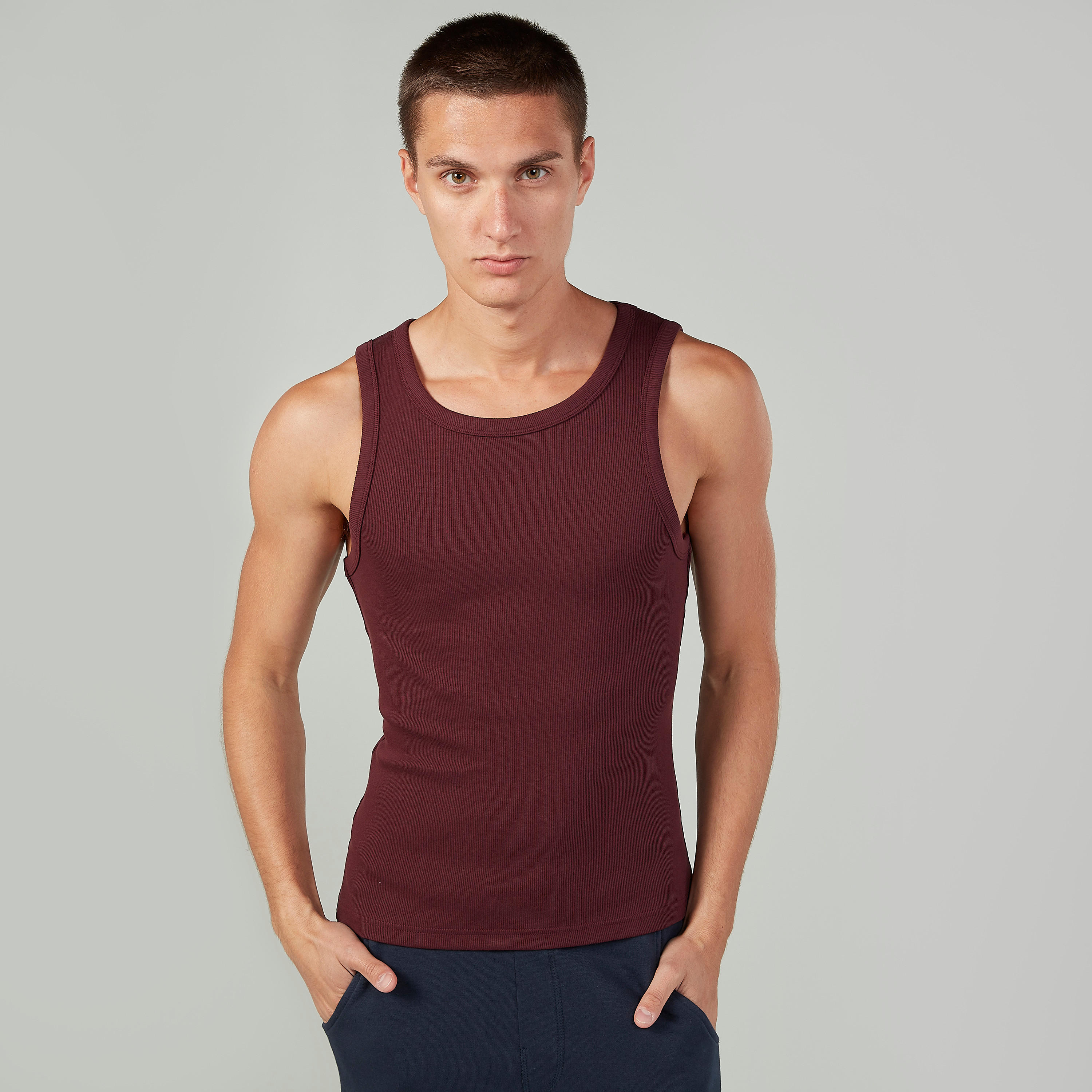 فيست بارز الملمس دون أكمام بياقة عميقة-men-clothing-tshirtsandpolos-vests-image-1