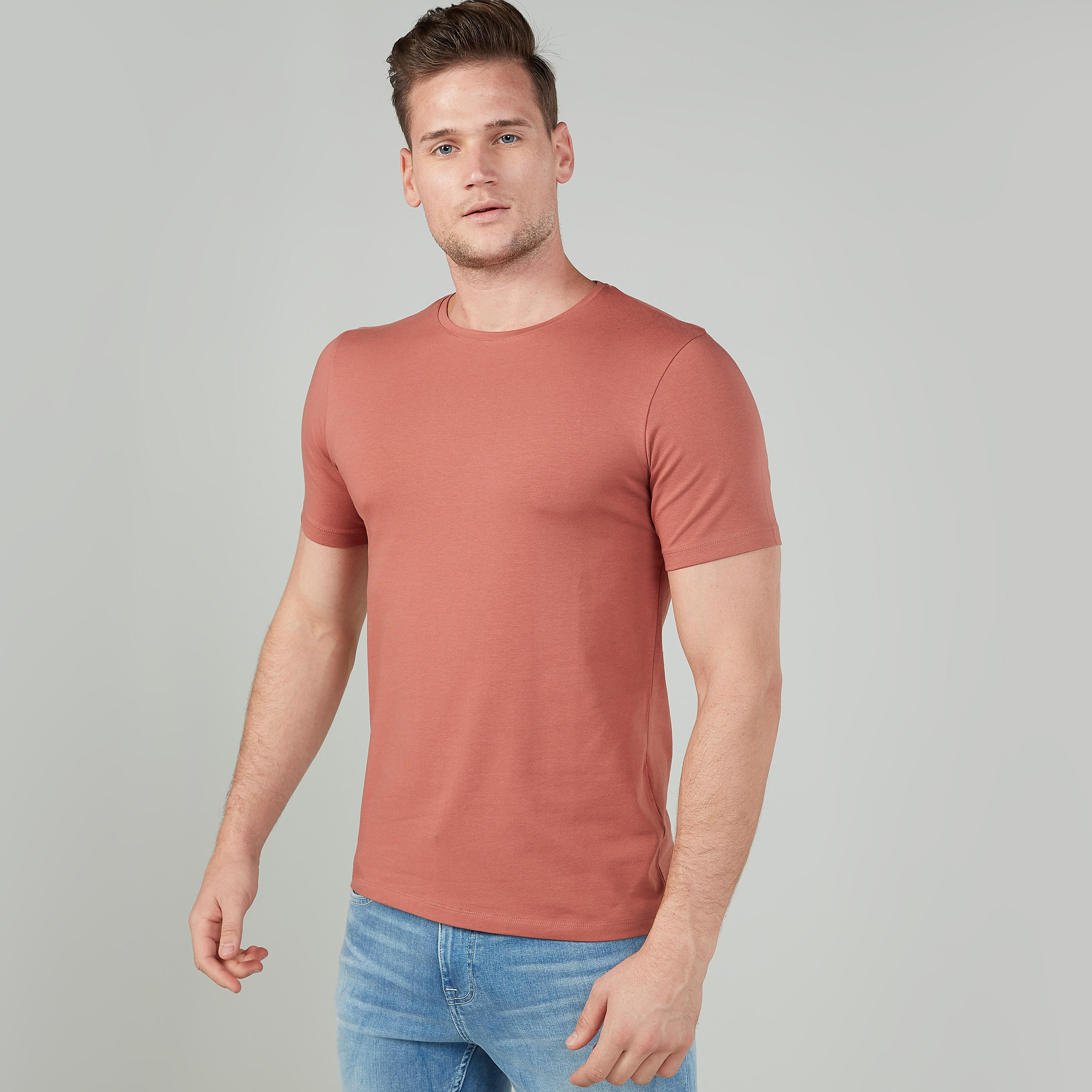 تيشيرت سادة بياقة مستديرة وأكمام قصيرة-men-clothing-tshirtsandpolos-tshirts-image-4
