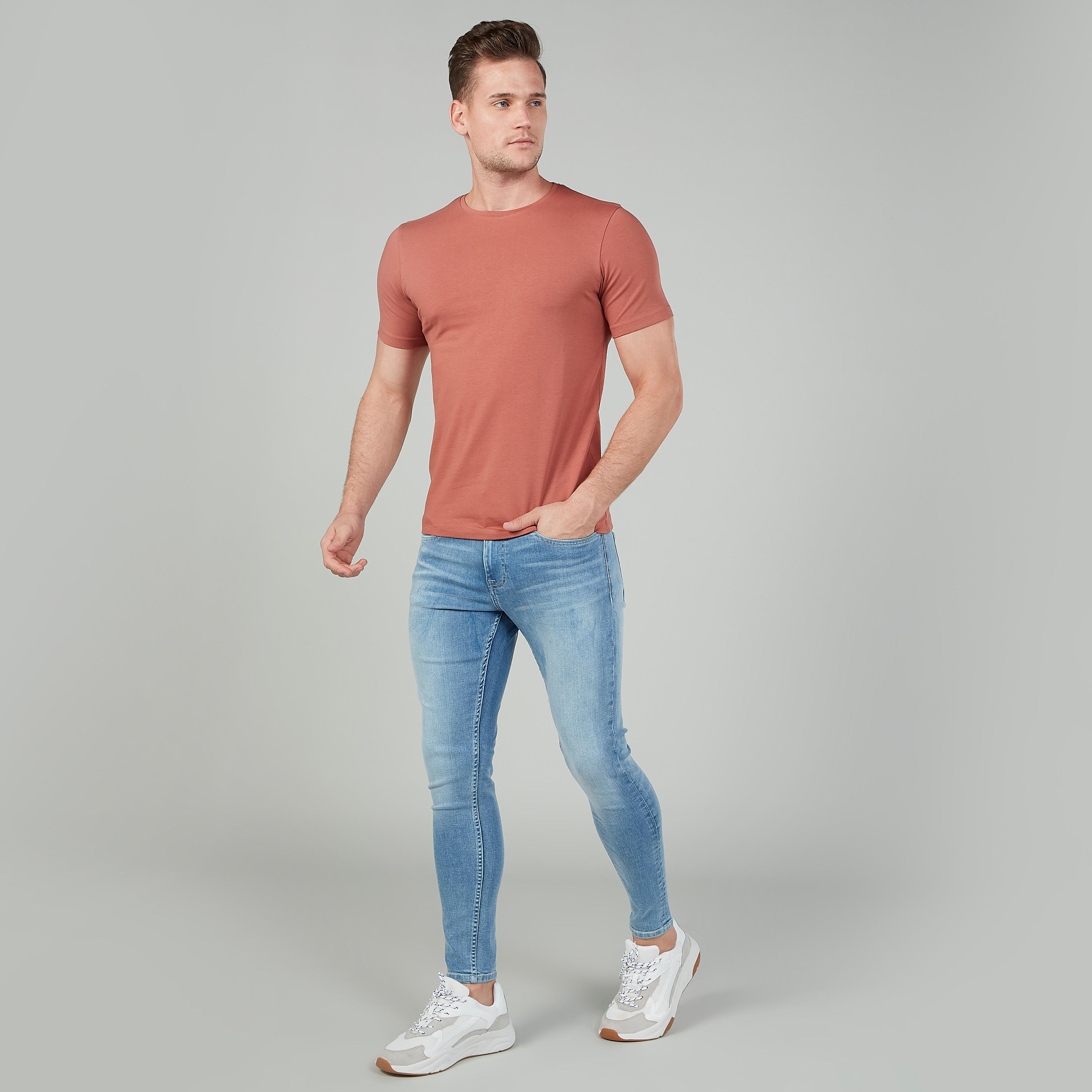 تيشيرت سادة بياقة مستديرة وأكمام قصيرة-men-clothing-tshirtsandpolos-tshirts-image-3
