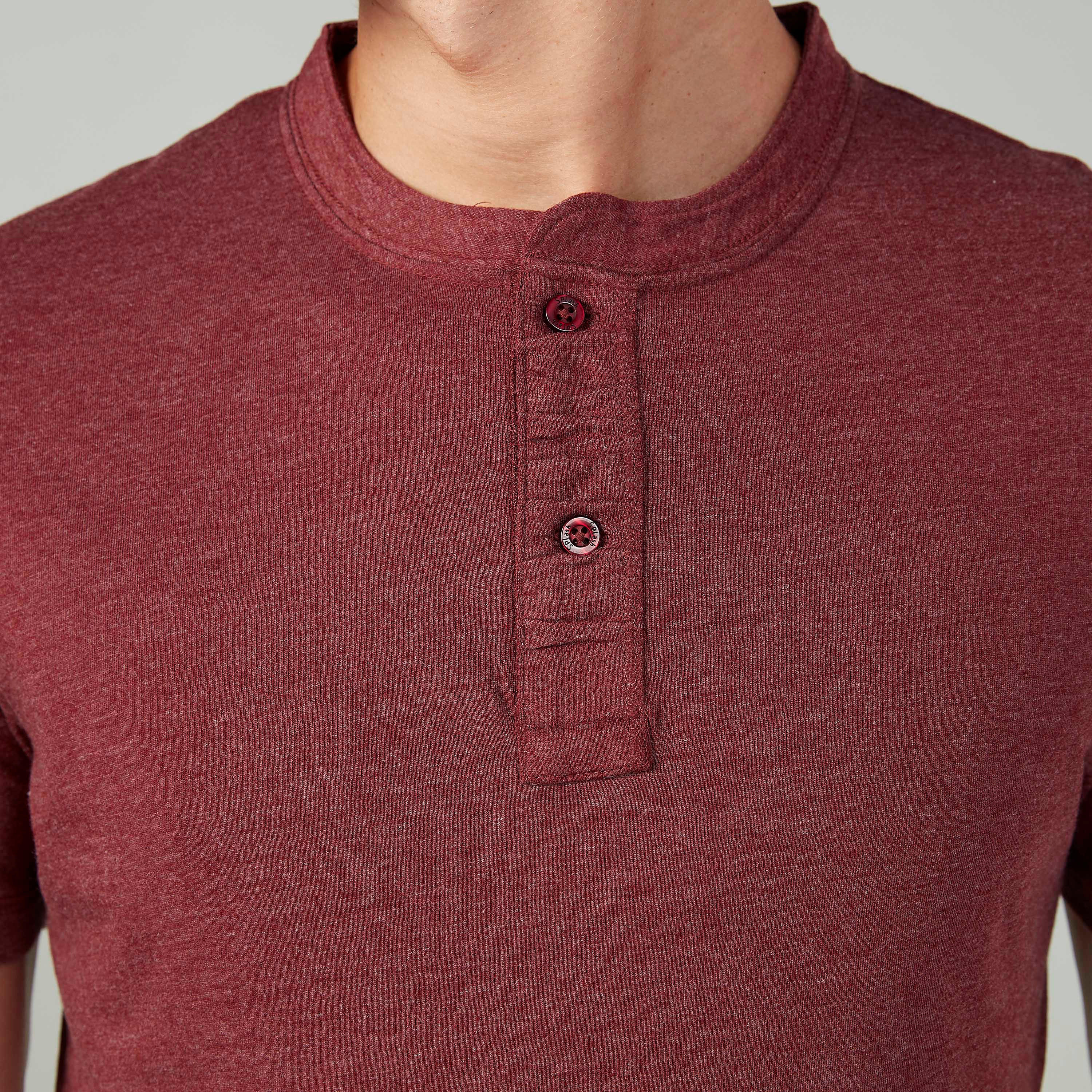 تيشيرت بارز الملمس بياقة هينلي وأكمام قصيرة-men-clothing-tshirtsandpolos-tshirts-image-3