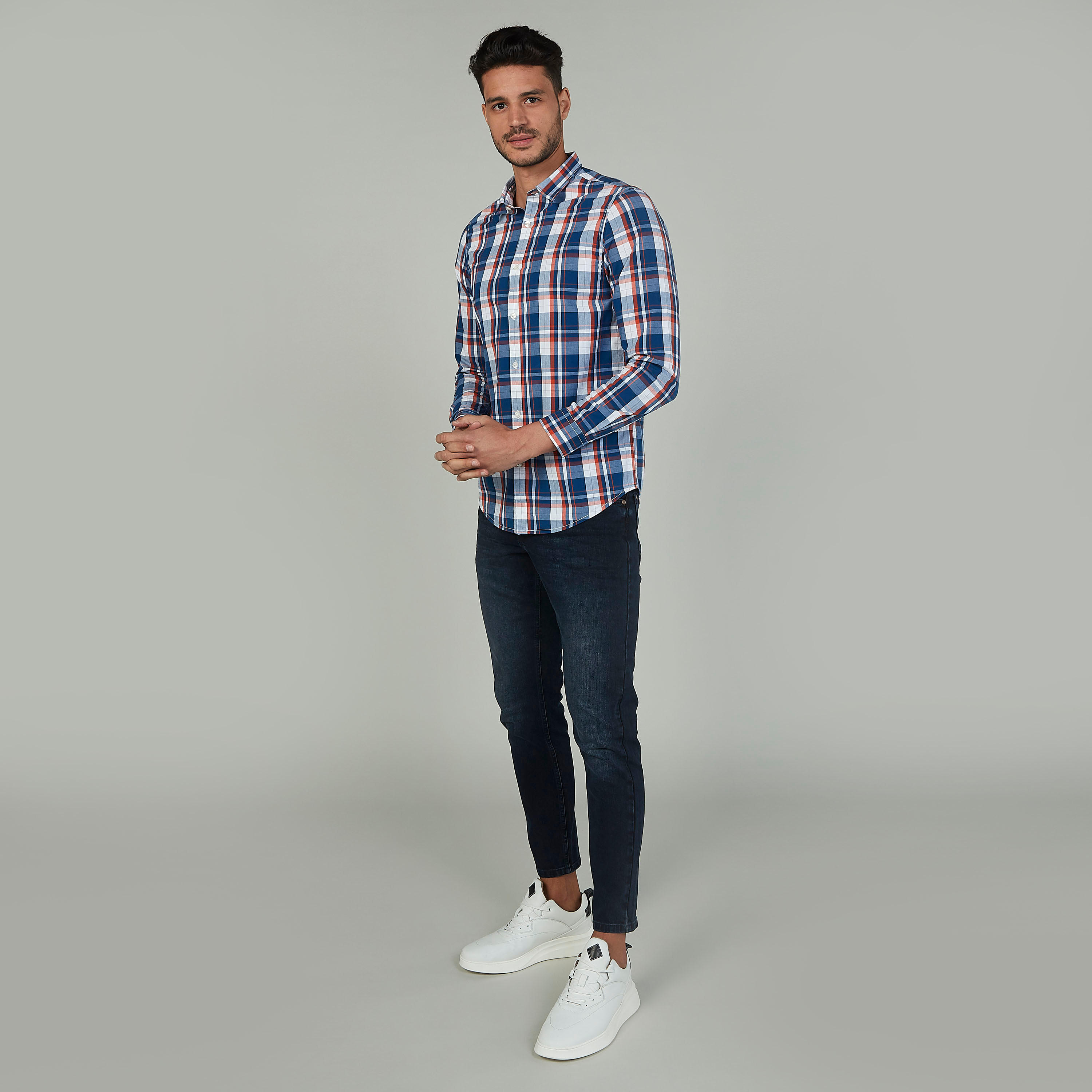 قميص كاروهات بقصّة سليم وياقة عادية وأكمام طويلة-men-clothing-shirts-image-2