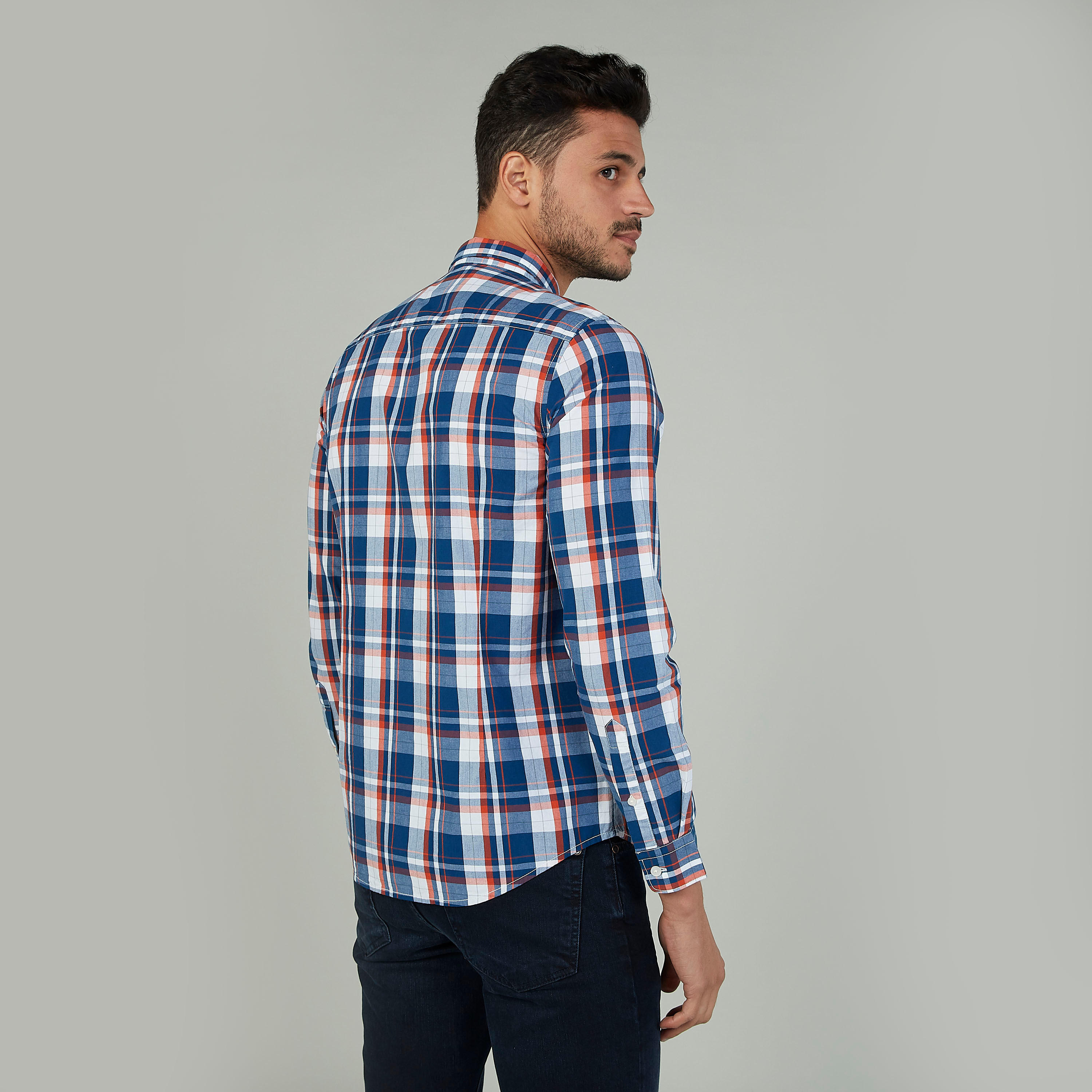 قميص كاروهات بقصّة سليم وياقة عادية وأكمام طويلة-men-clothing-shirts-image-4