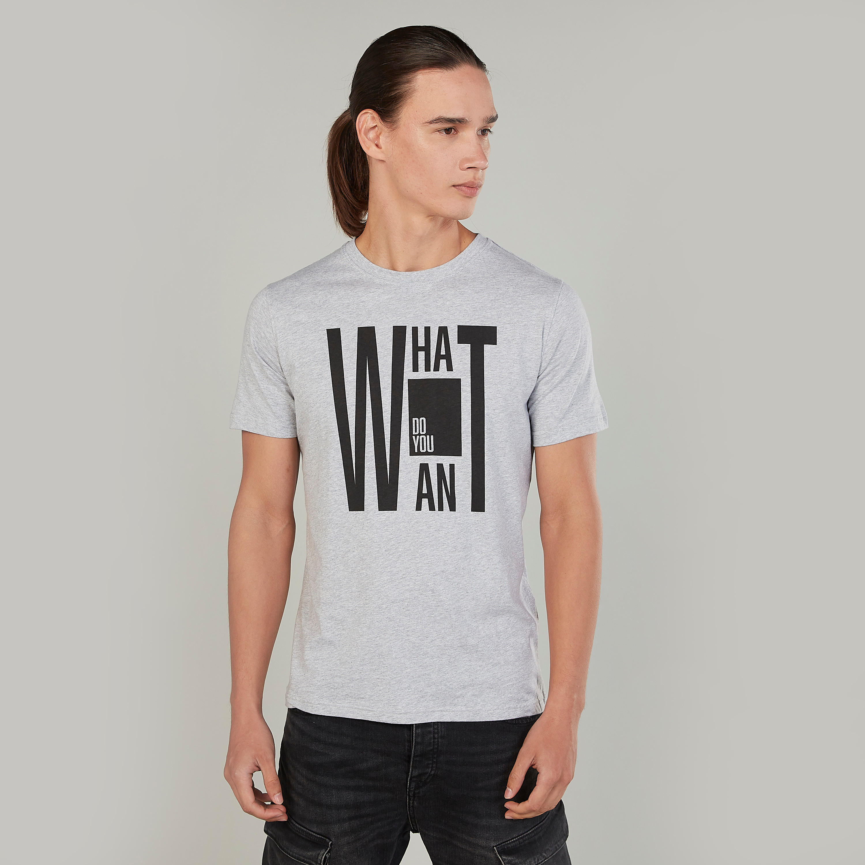 تيشيرت سليم بياقة ضيّقة وأكمام قصيرة وطبعات-men-clothing-tshirtsandpolos-tshirts-image-1