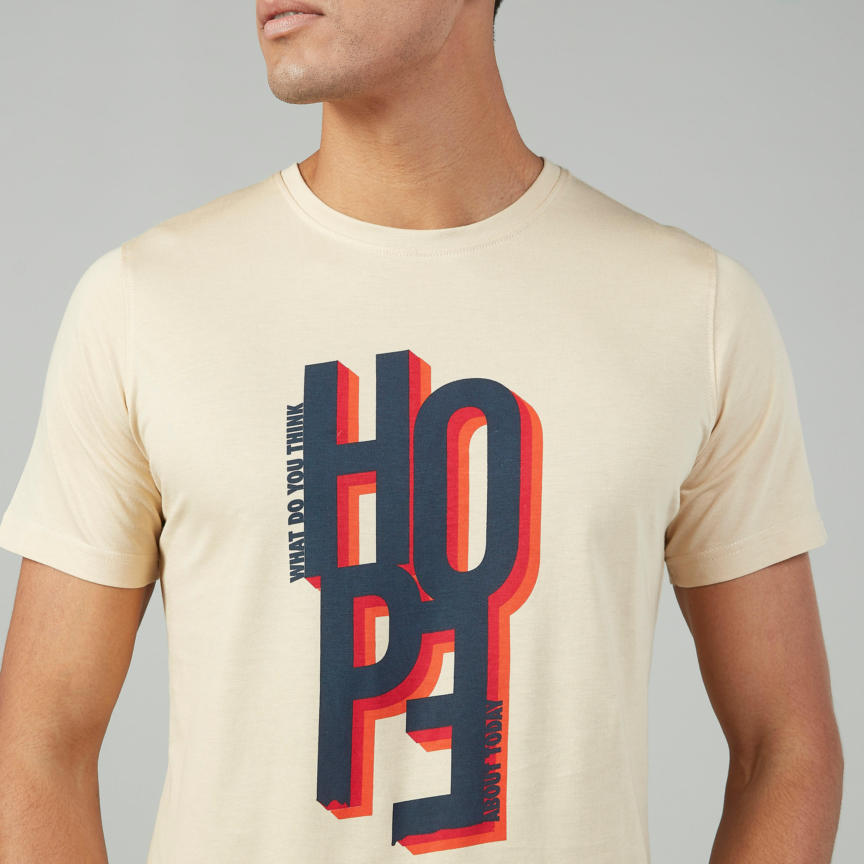تيشيرت سليم بياقة ضيقة وأكمام قصيرة وطبعات جرافيك-men-clothing-tshirtsandpolos-tshirts-image-3