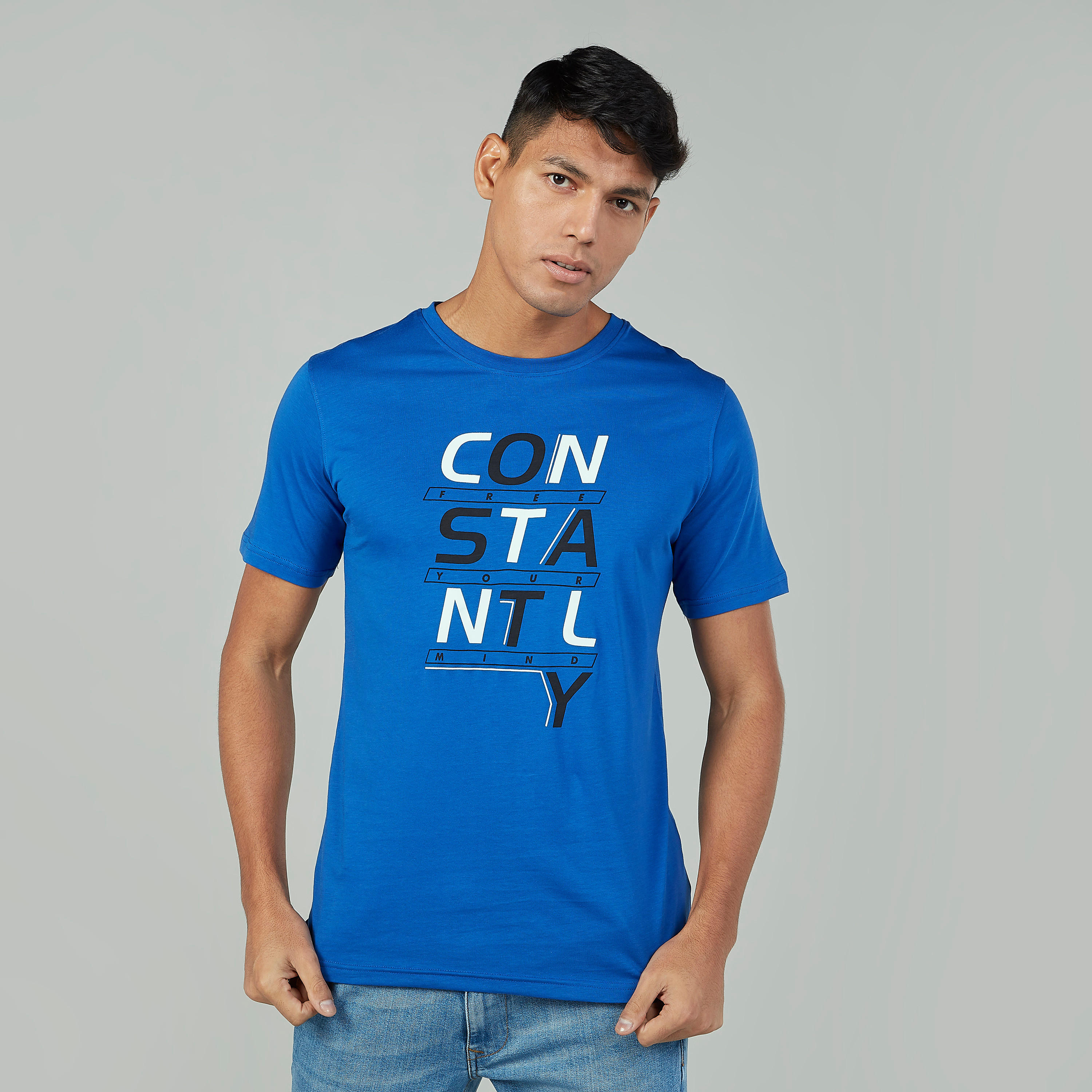 تيشيرت سليم بياقة ضيّقة وأكمام قصيرة وطبعات-men-clothing-tshirtsandpolos-tshirts-image-1