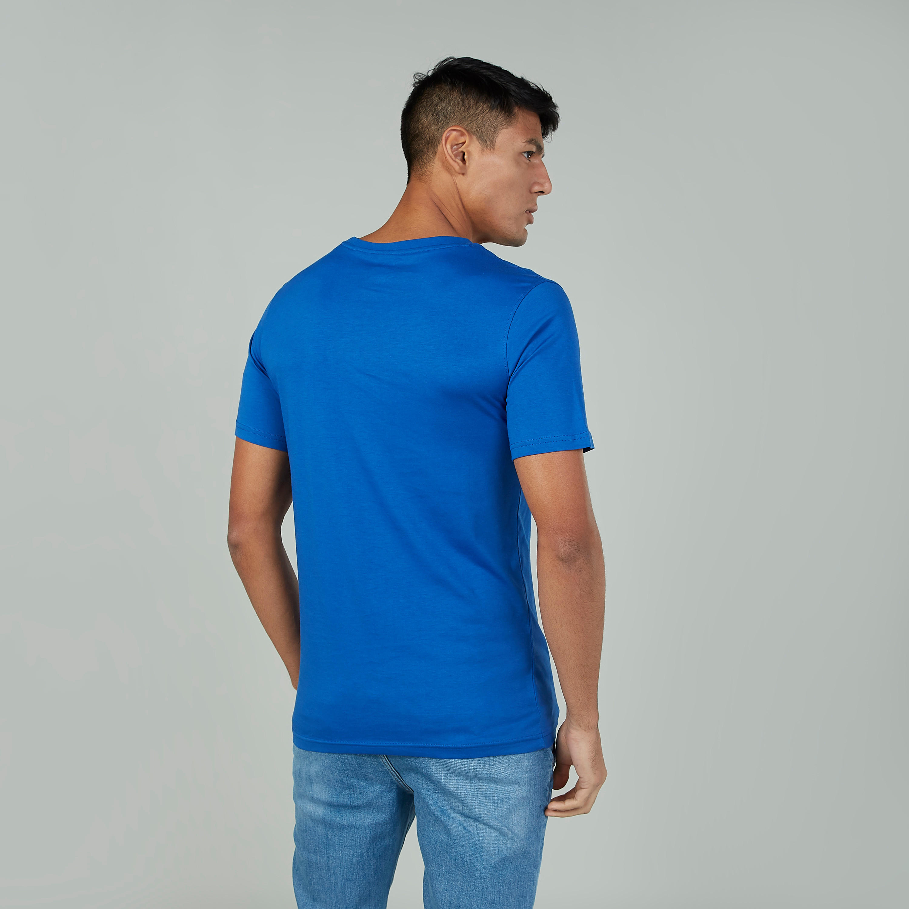تيشيرت سليم بياقة ضيّقة وأكمام قصيرة وطبعات-men-clothing-tshirtsandpolos-tshirts-image-4