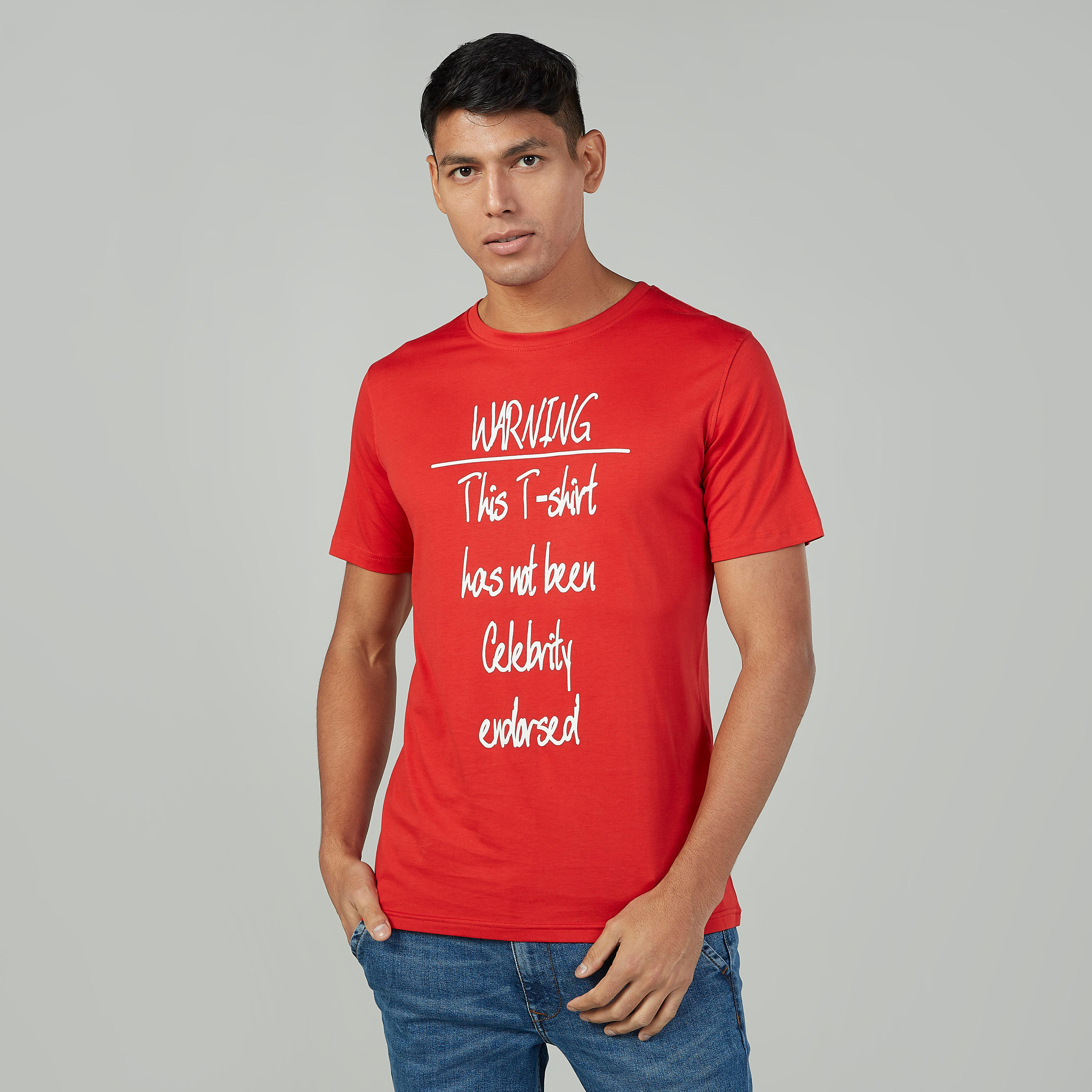 تيشيرت سليم بياقة ضيقة وأكمام قصيرة وطبعات جرافيك-men-clothing-tshirtsandpolos-tshirts-image-1
