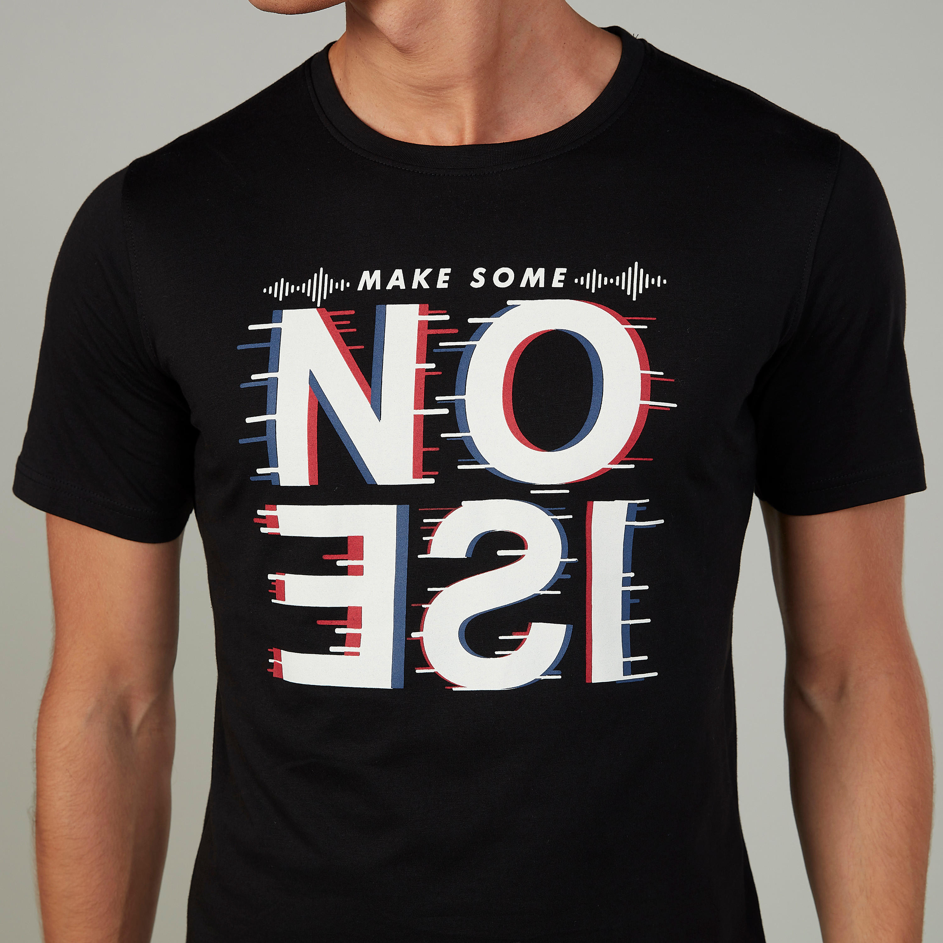 تيشيرت سليم بياقة ضيّقة وأكمام قصيرة وطبعات-men-clothing-tshirtsandpolos-tshirts-image-3