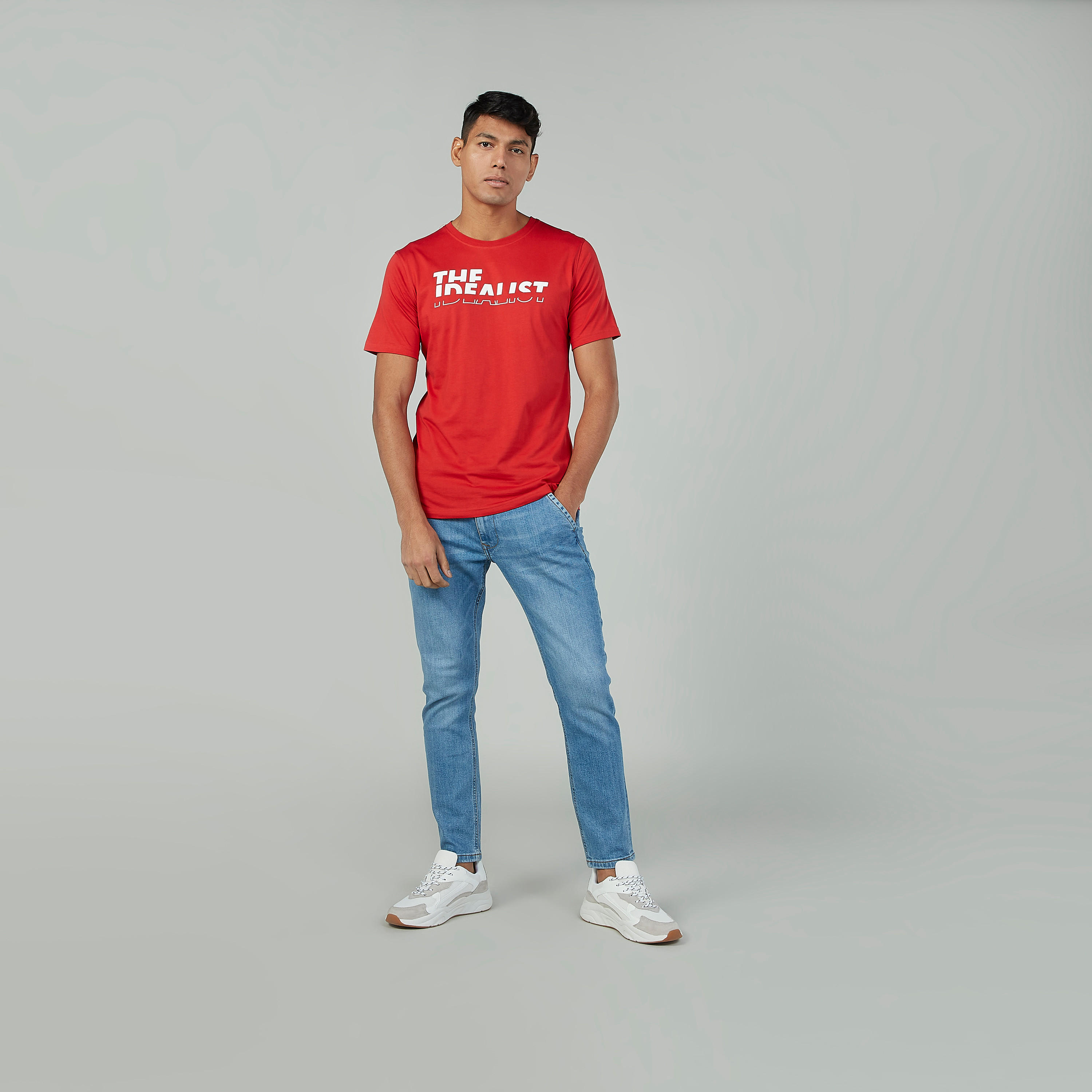 تيشيرت سليم بياقة ضيّقة وأكمام قصيرة وطبعات-men-clothing-tshirtsandpolos-tshirts-image-2